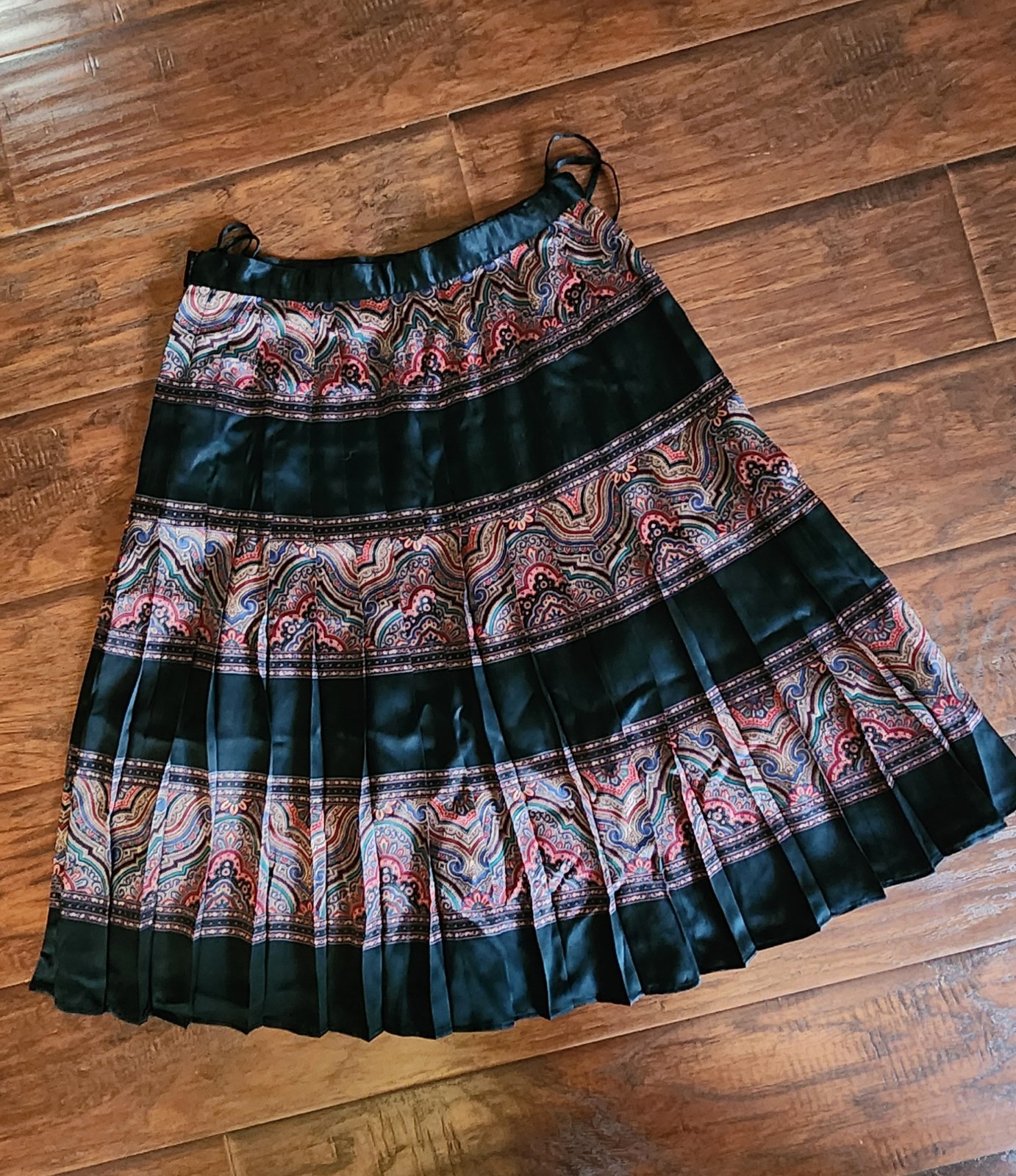 Vintage 80’s The Talbots 100% Silk Pleated Paisley Print Skirt Size 12