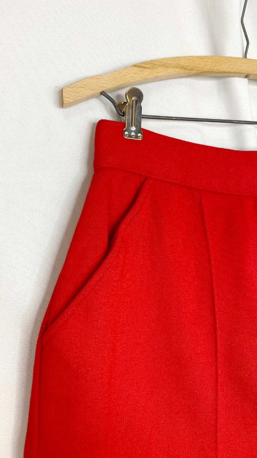 Vintage 1970s red high waist shorts BOBBIE BROOKS M cotton hot pants pockets