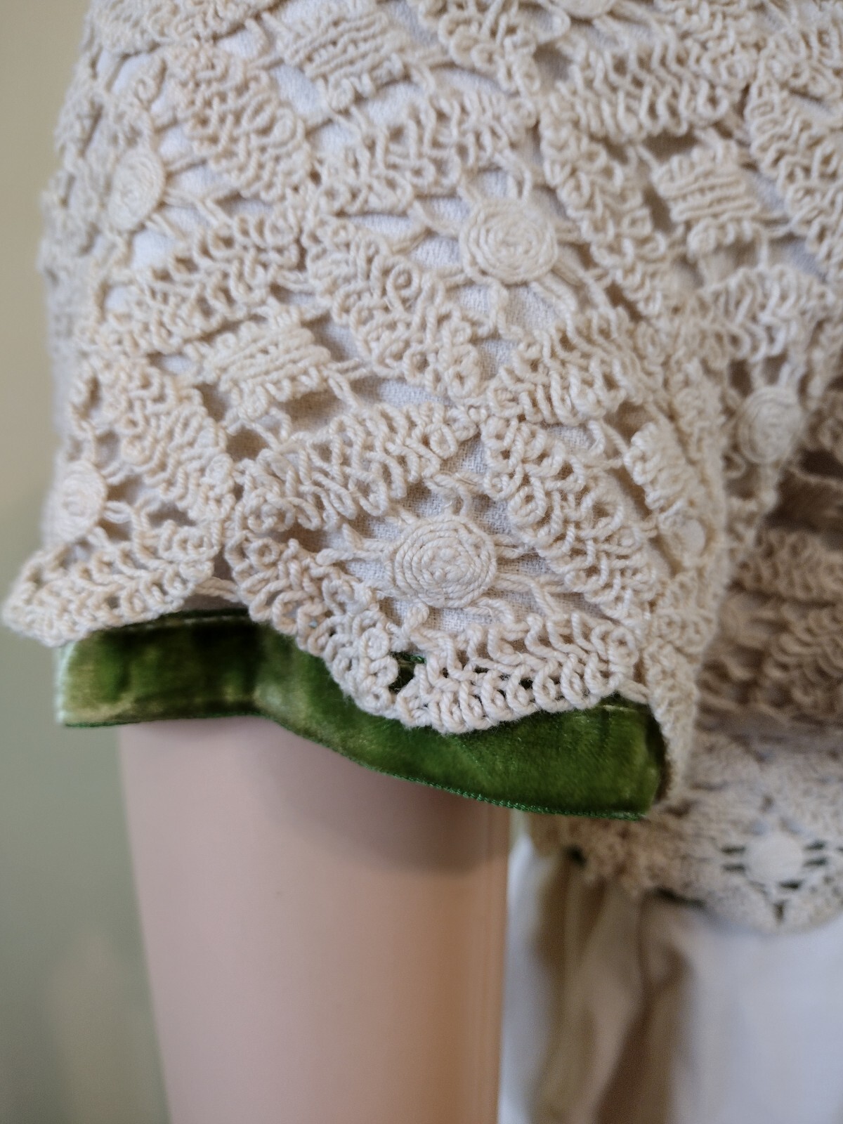 Vintage 1960’s Ivory Boho Maxi Dress With Crochet Bodice Green Velvet 27 Waist