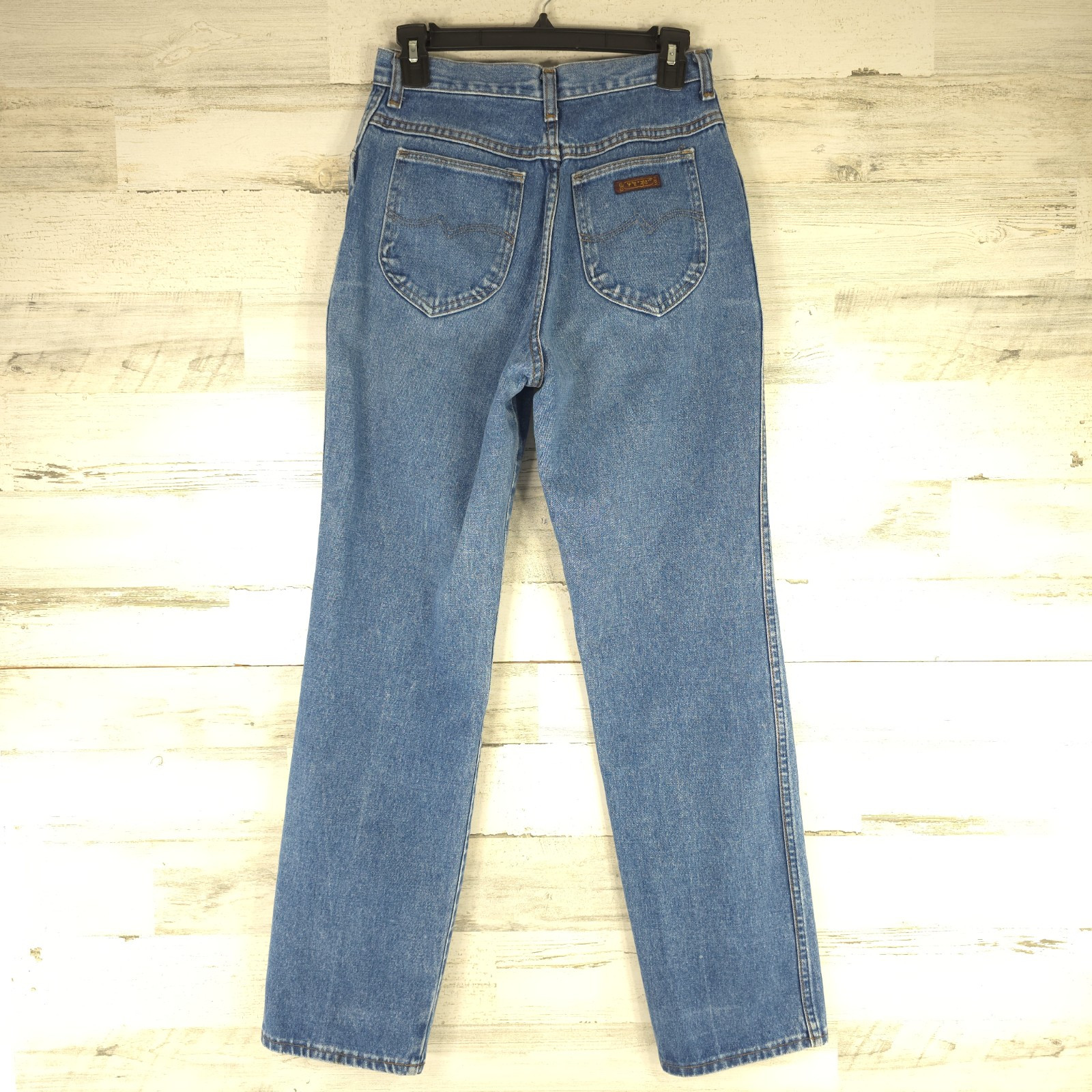 VINTAGE WRANGLER WOMEN’S JEANS SIZE 10 AVERAGE MEASUREMENTS 27×32 *100% COTTON*