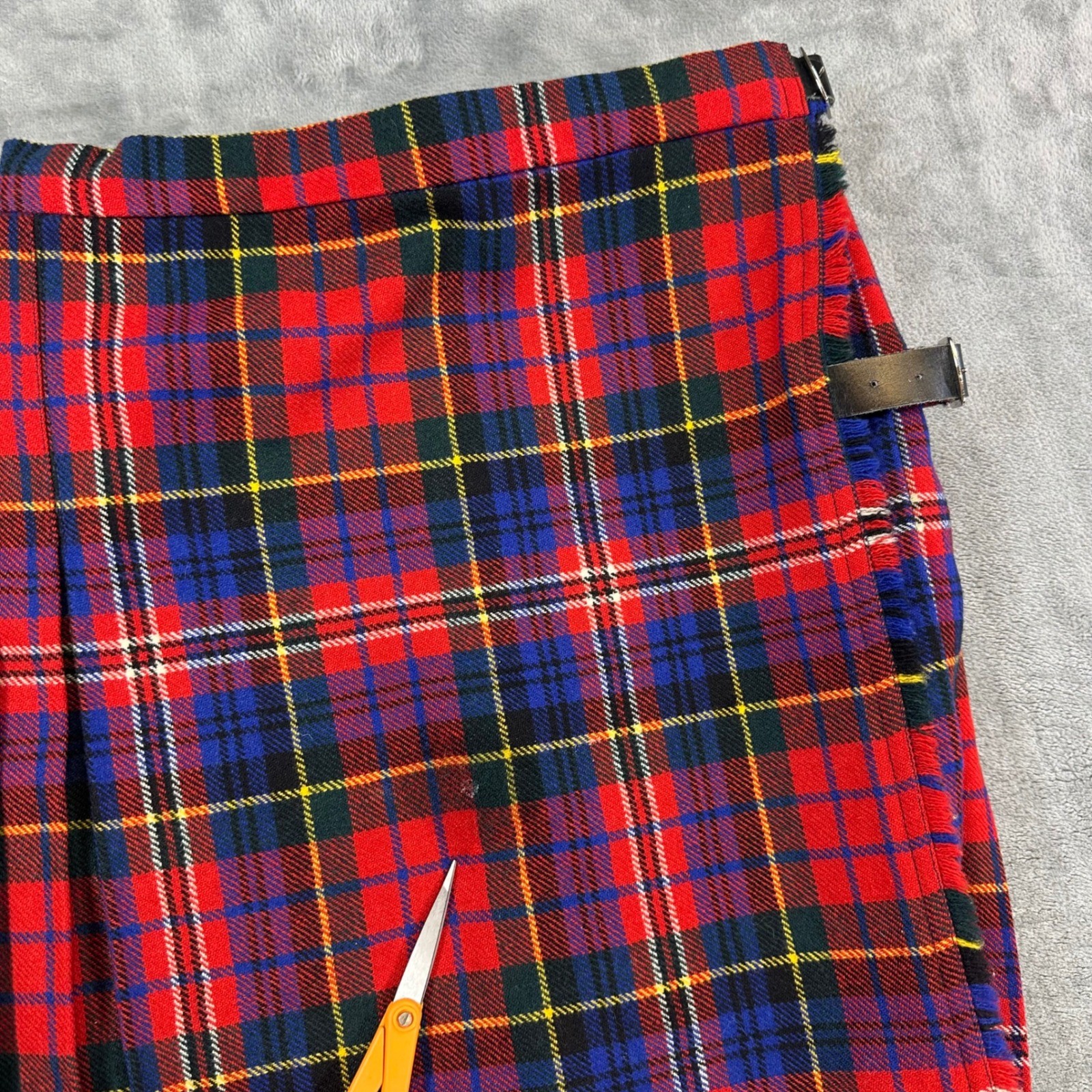 Vintage Glen Avon Wool Tartan Kilt Skirt Women’s Size 24 Red Blue Plaid Scotland