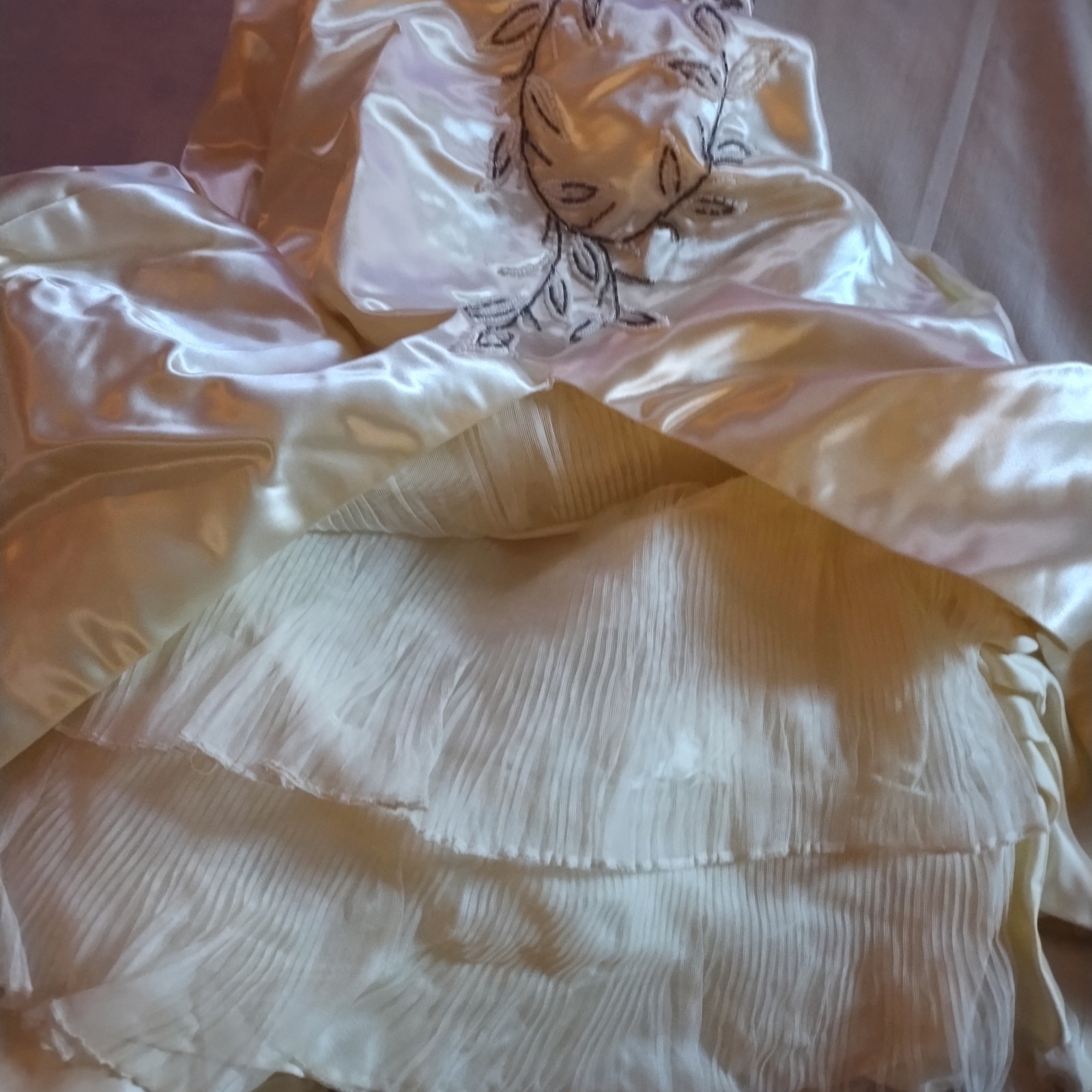 ✅Antique All Silk/Satin Handmade Beaded Lace Wedding Dress Fitted Bodice Flowers