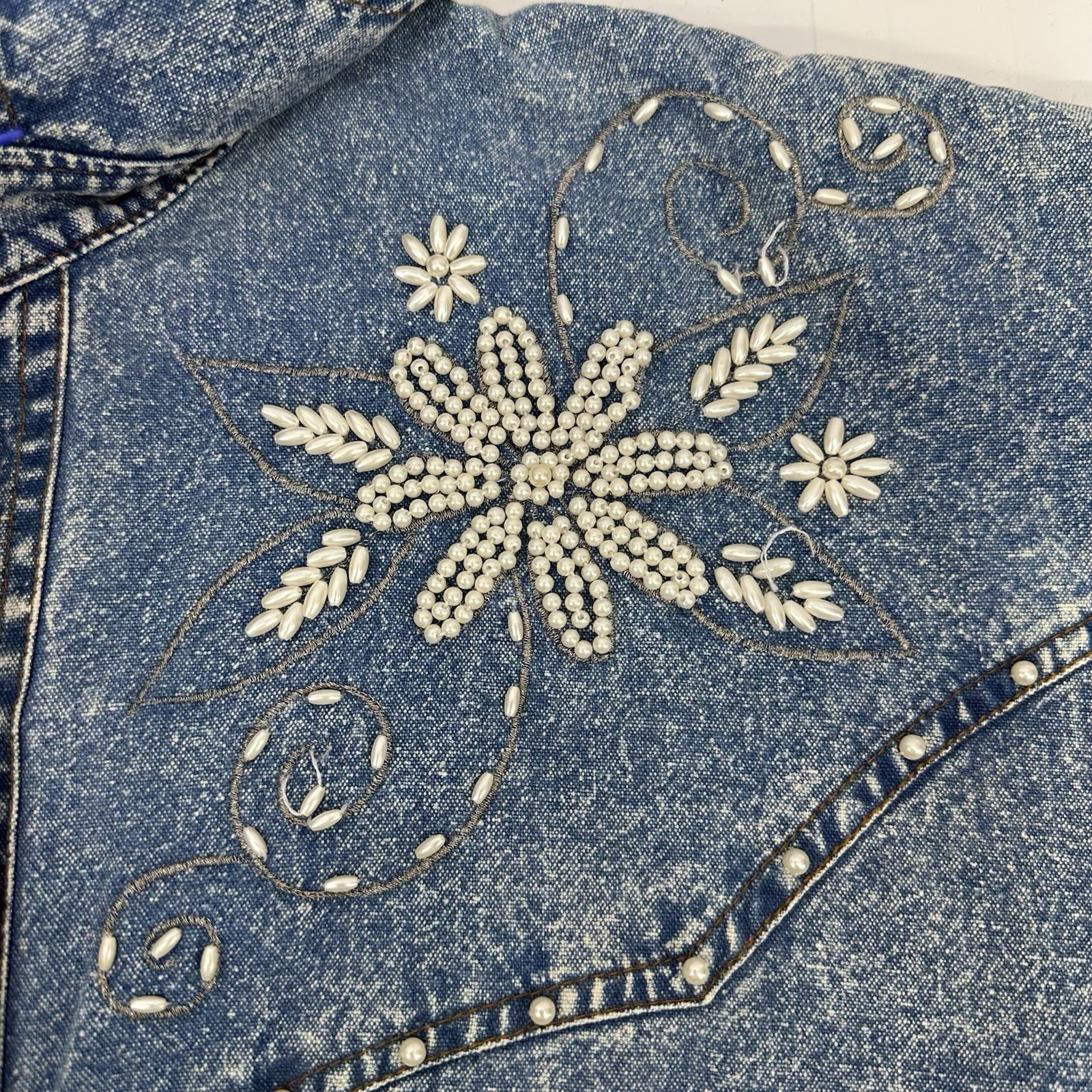 VTG Pretty Bleu Womans Floral Embellished AcidDenim WashWestern RetroTop L READ