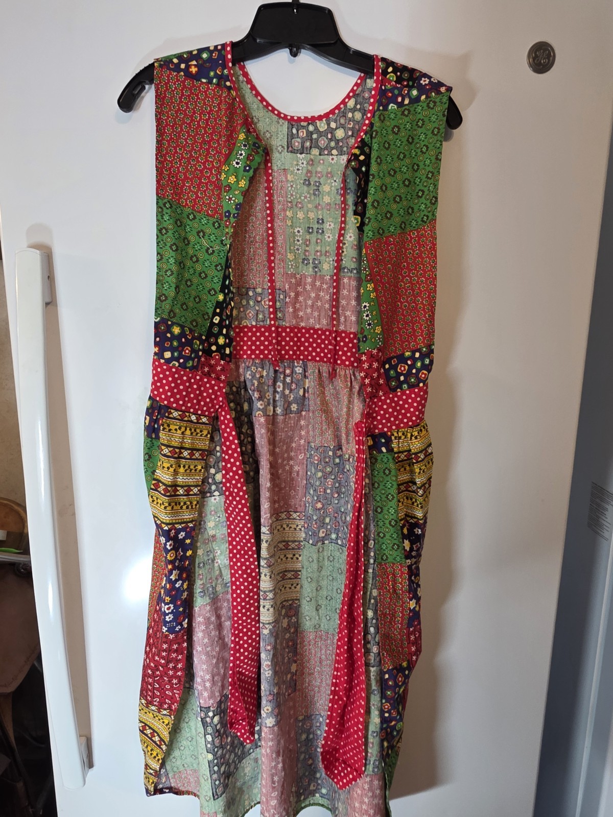 Vintage 1970s Neiman Marcus Pinafore Apron w/ Patchwork Print & Pockets Japan OS