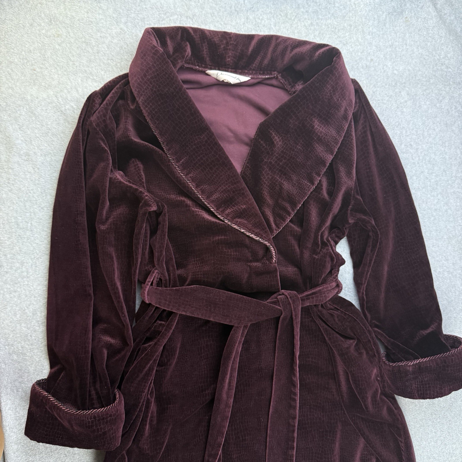 Diamond Tea Velvet Velour Robe Sz Medium Women’s Burgundy Corded Trim Long VTG