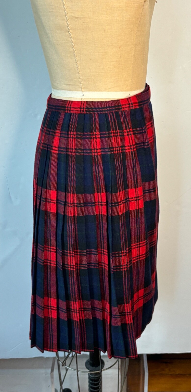 VTG 60’S RED&BLUE WOOL CLAN MACLACHLAN TARTAN PLAID CHECK PLEATED BUCKLE SKIRT*S