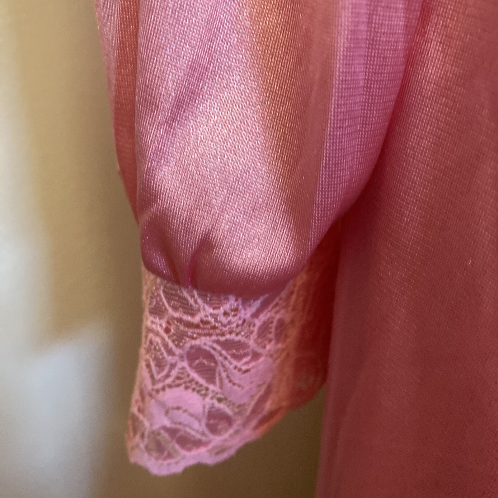 Vtg. Amoureuse Peignoir Set Pink Nightgown/Robe Size Medium Nylon