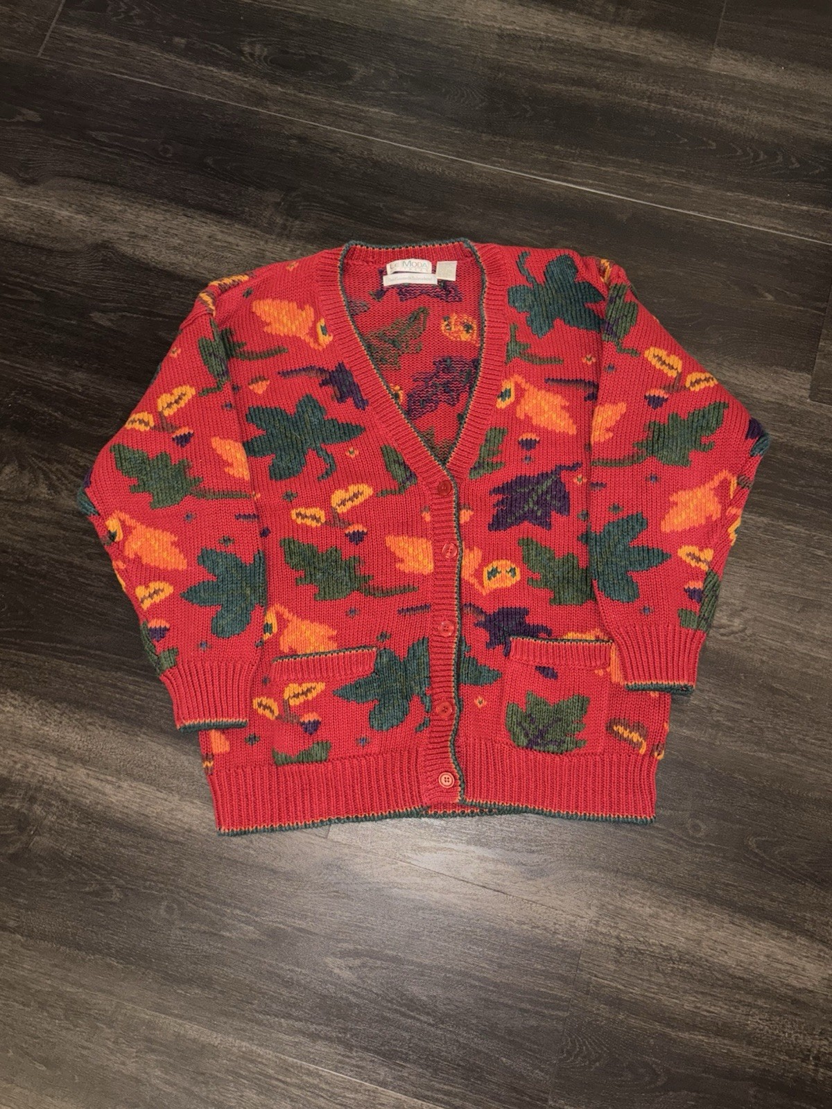 1980s/1990s La Moda Knitwear Button Up Cardigan Sweater With Fall Leaves Size L