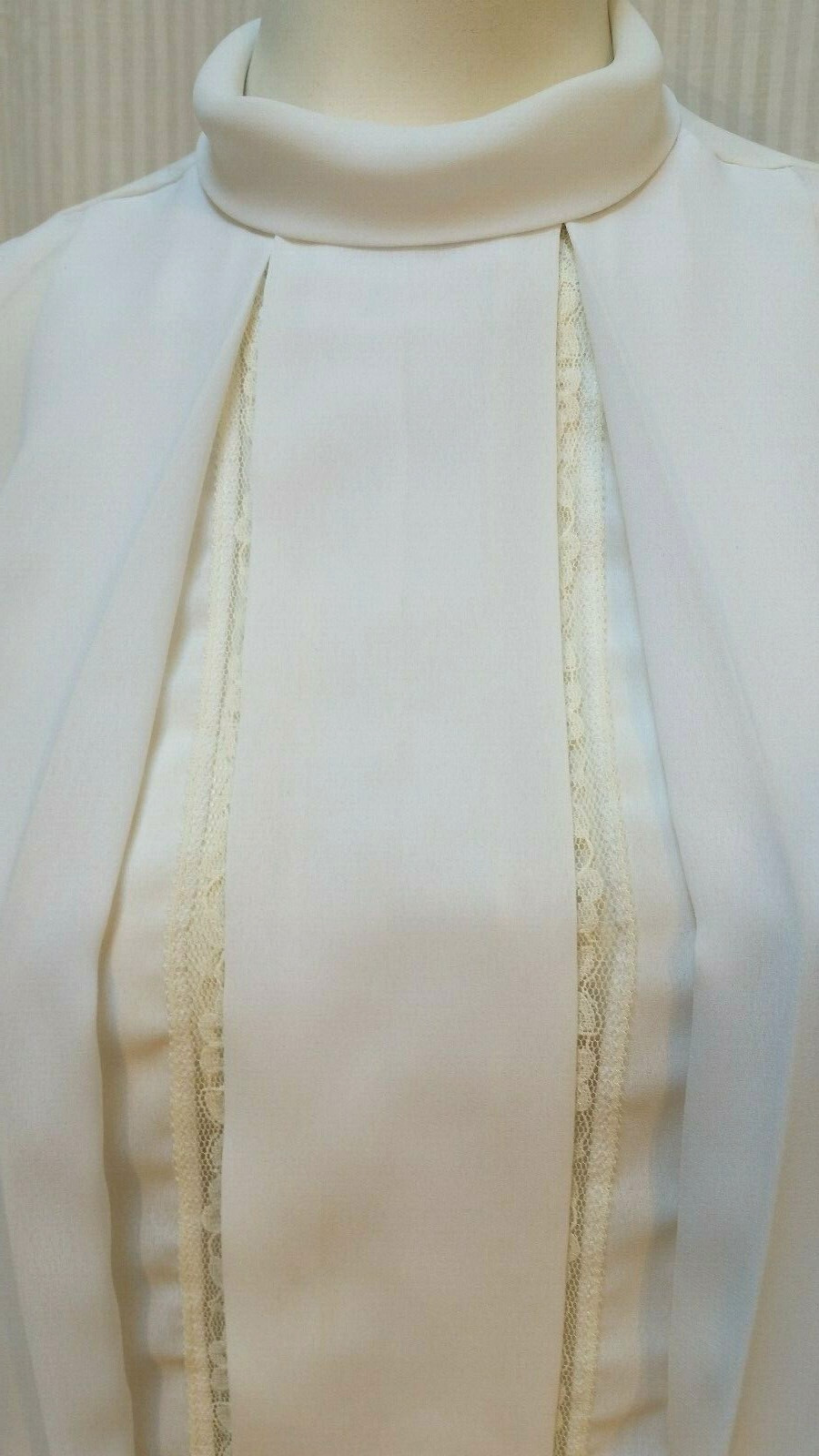 Vintage STUDIO B New York White Pleated Lace Inset BLOUSE Top – Size S/M – EUC