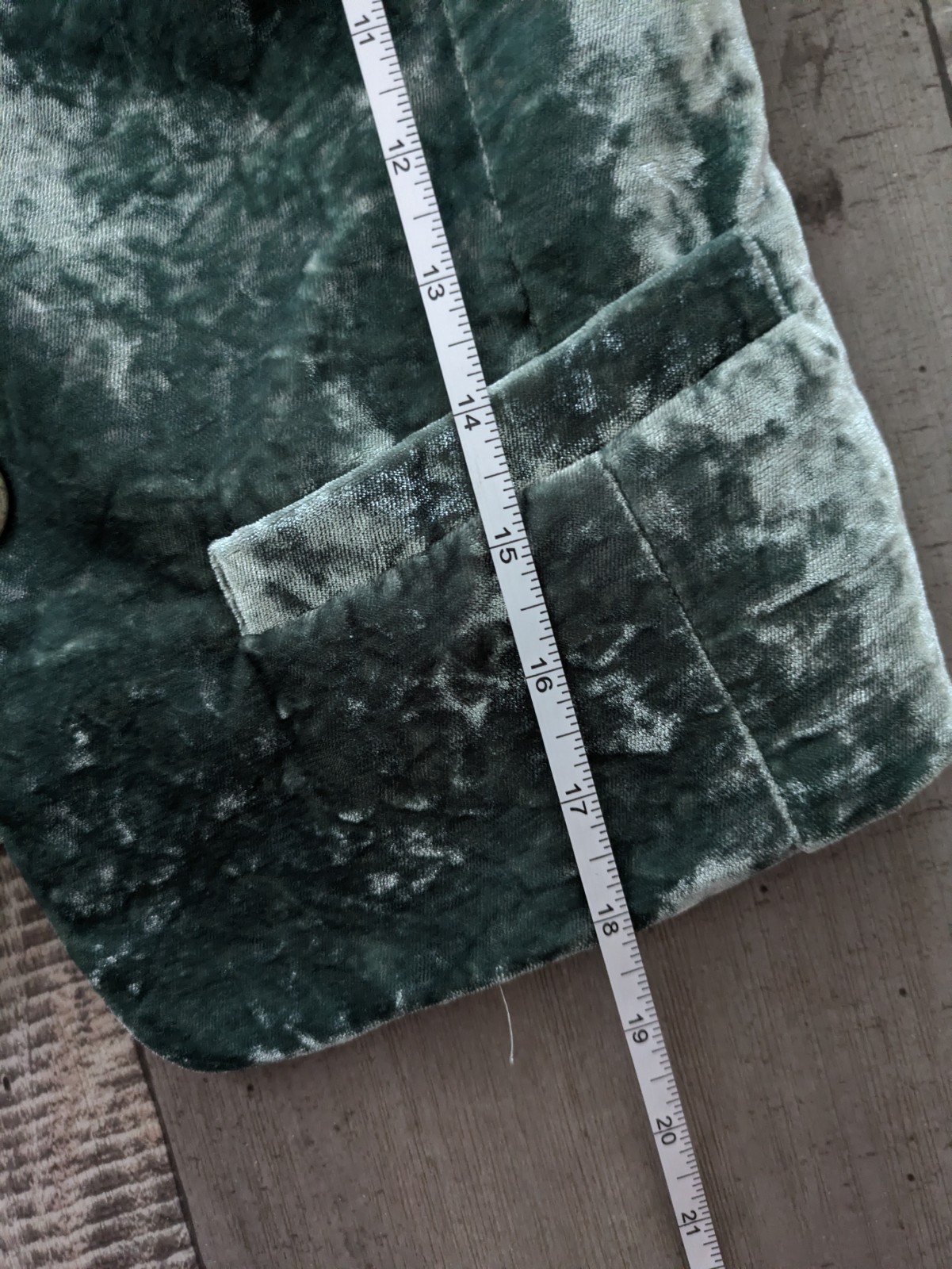 Vintage Bloomingdale’s Sage Green Crushed Velvet Peter Pan Collar Cropped Blazer