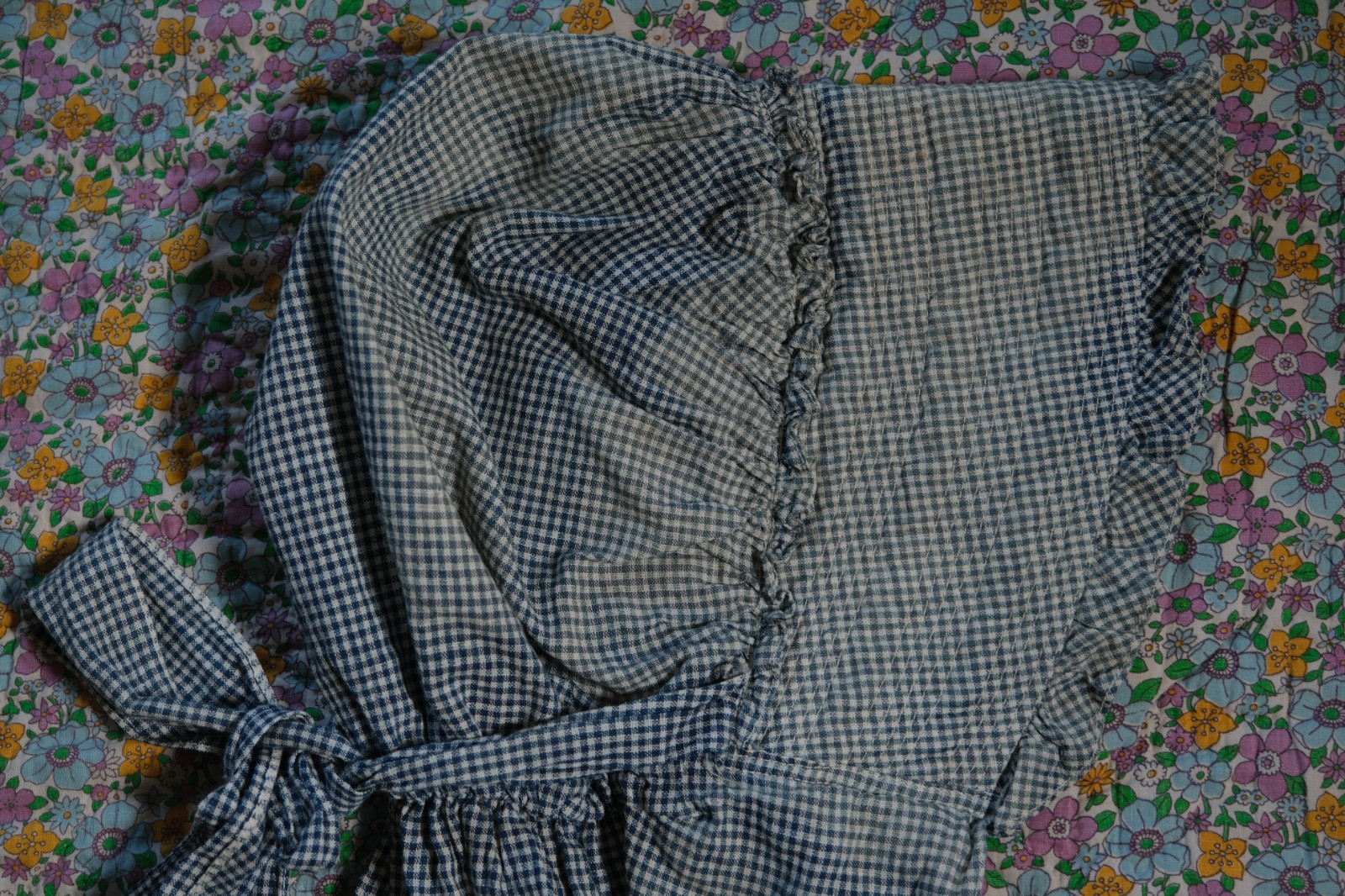 Vtg 1920’s Antique Blue & White Bonnett Farm Primitive Prairie Farm Homestead