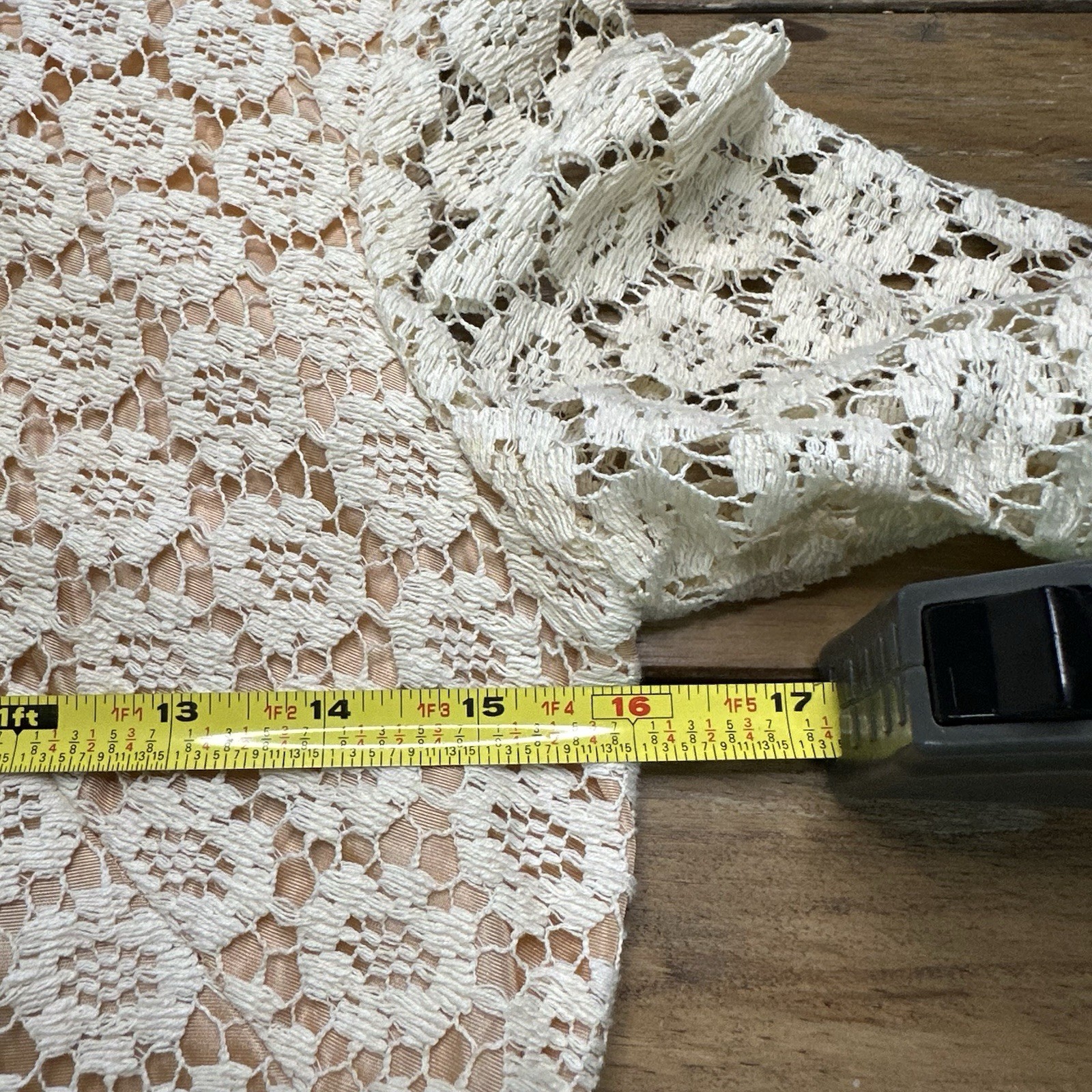 Vtg 60s ILGWU Union Made Ivory Guipure Lace Shift Dress Mock Neck Mod Bridal