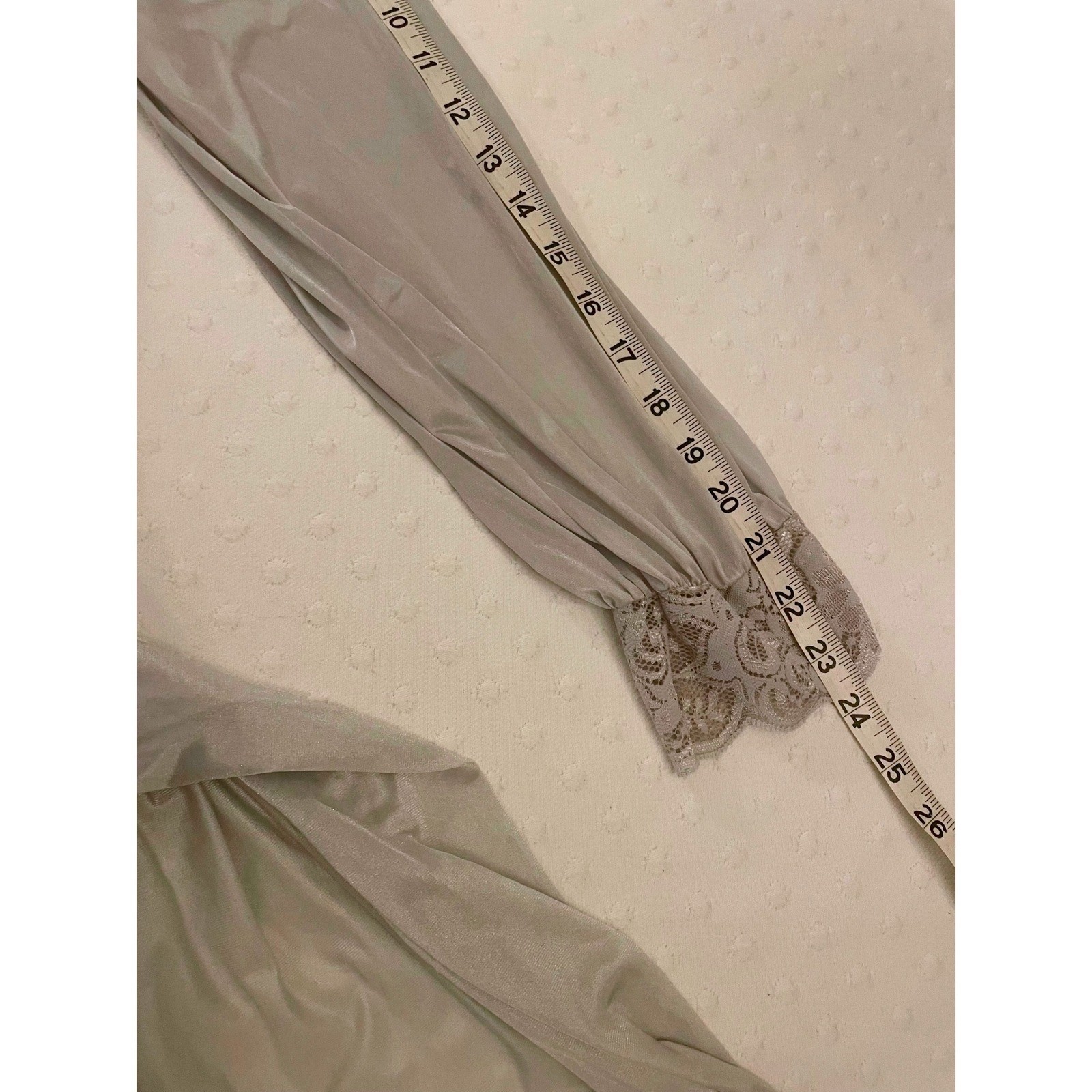 Vintage Shadowline Silver Lace Duster Robe 1X Long Nylon Peignoir Romantic