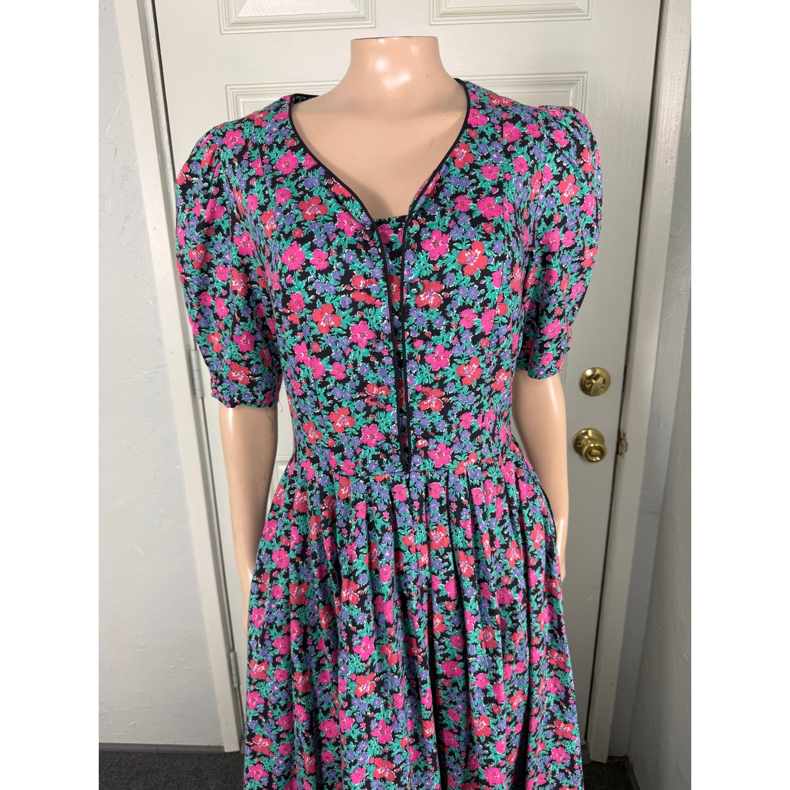 Vintage Laura Ashley Women’s Dress UK 12 US 10 Cotton Floral Button Zip J18
