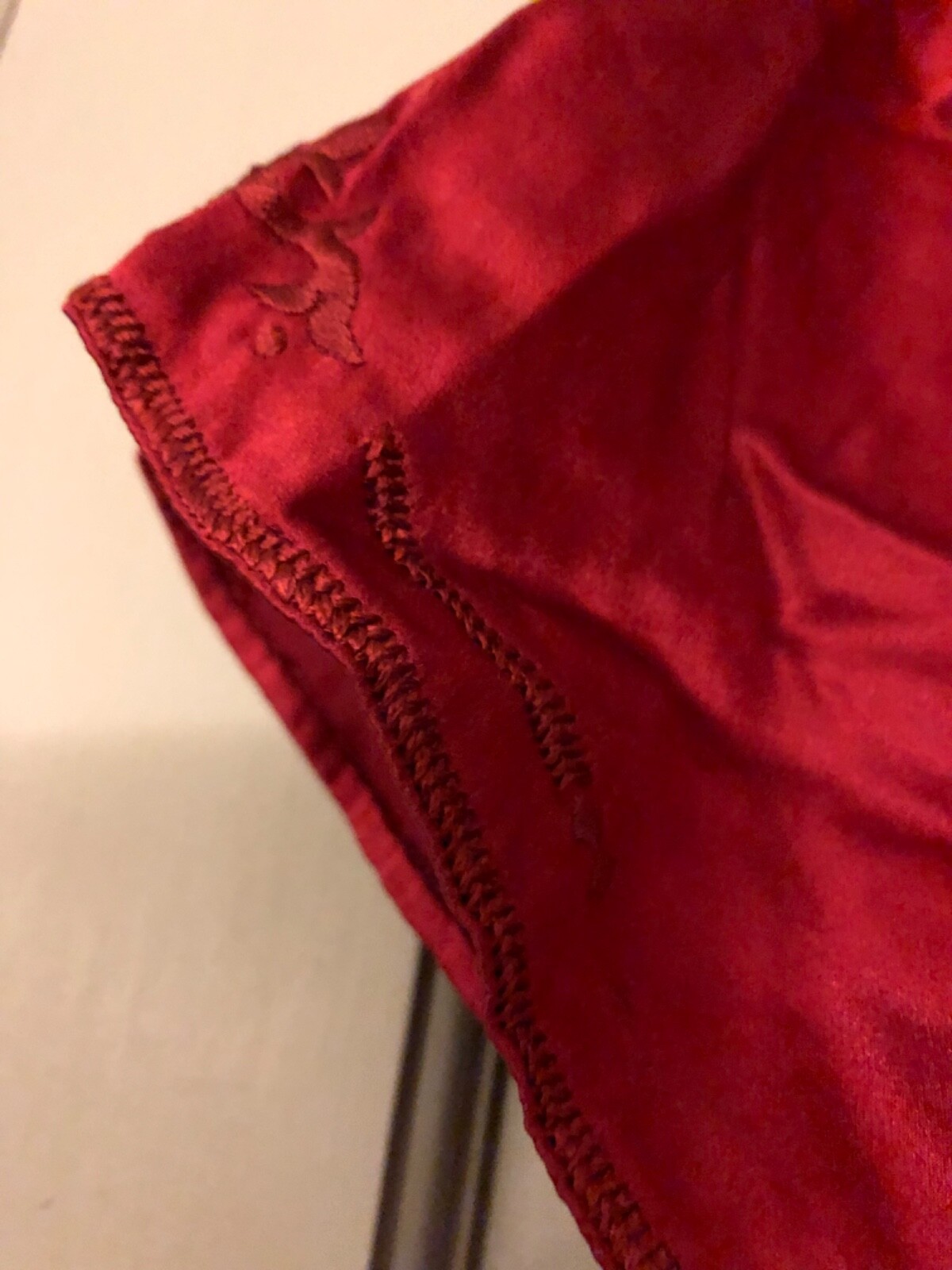Women’s Vintage 'Da Fu Gui’ 100% Silk Embroidered Top. Red. S