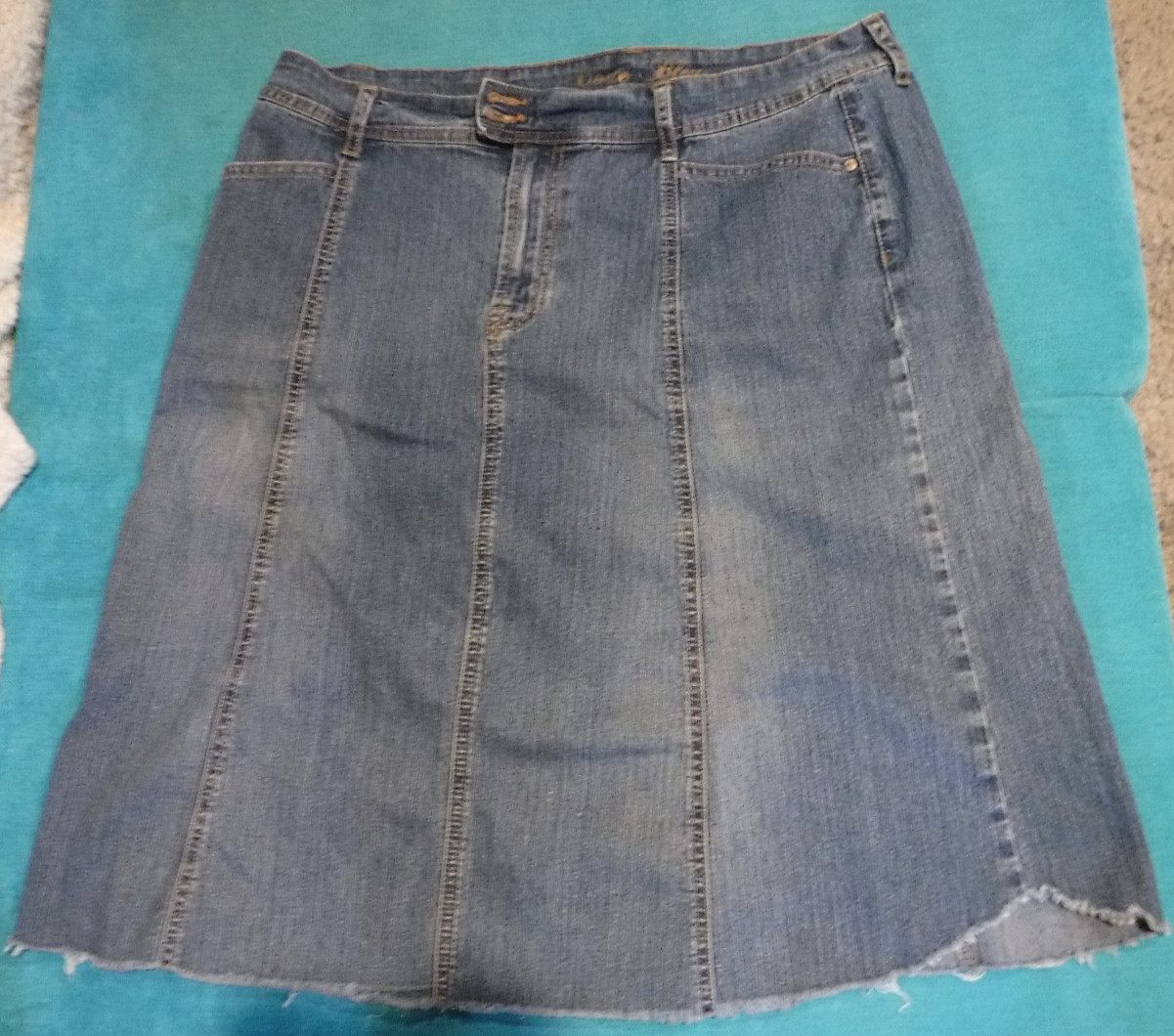 Code Bleu Classic Denim Skirt CLASSIC DISTRESSED DENIM SKIRT SZ 16