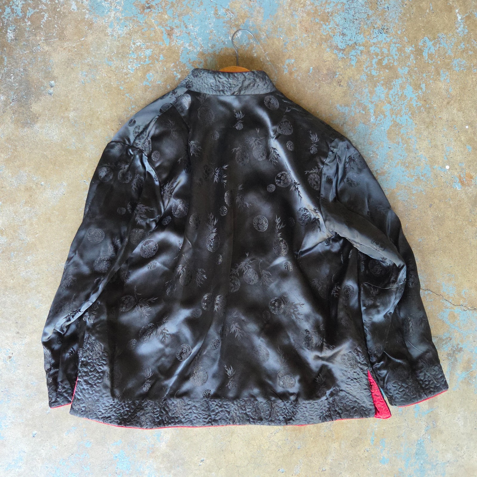 Vintage Asian Inspired Jacket Size XL Red Black Reversible Satin Frog Closure