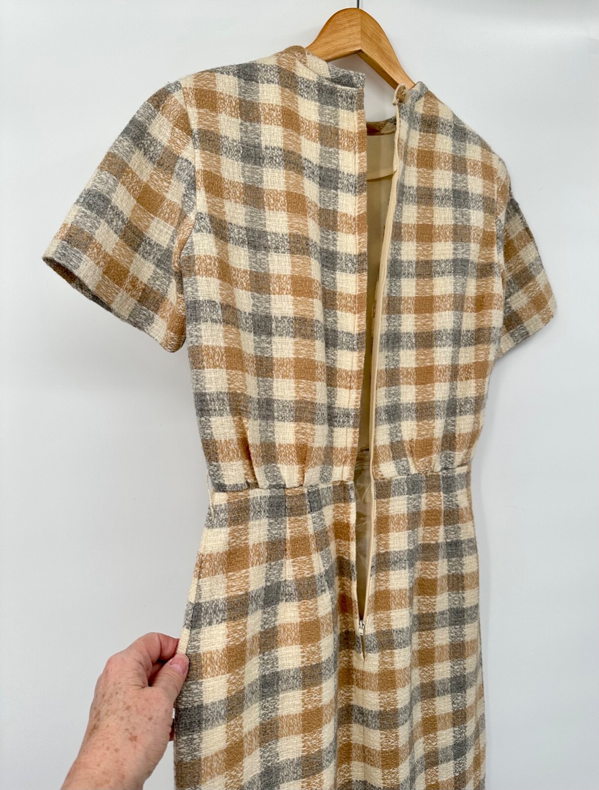 Vintage 60’s / 70’s Parade NY Women’s Bouclé Sheath Dress Bias Plaid Size S/M