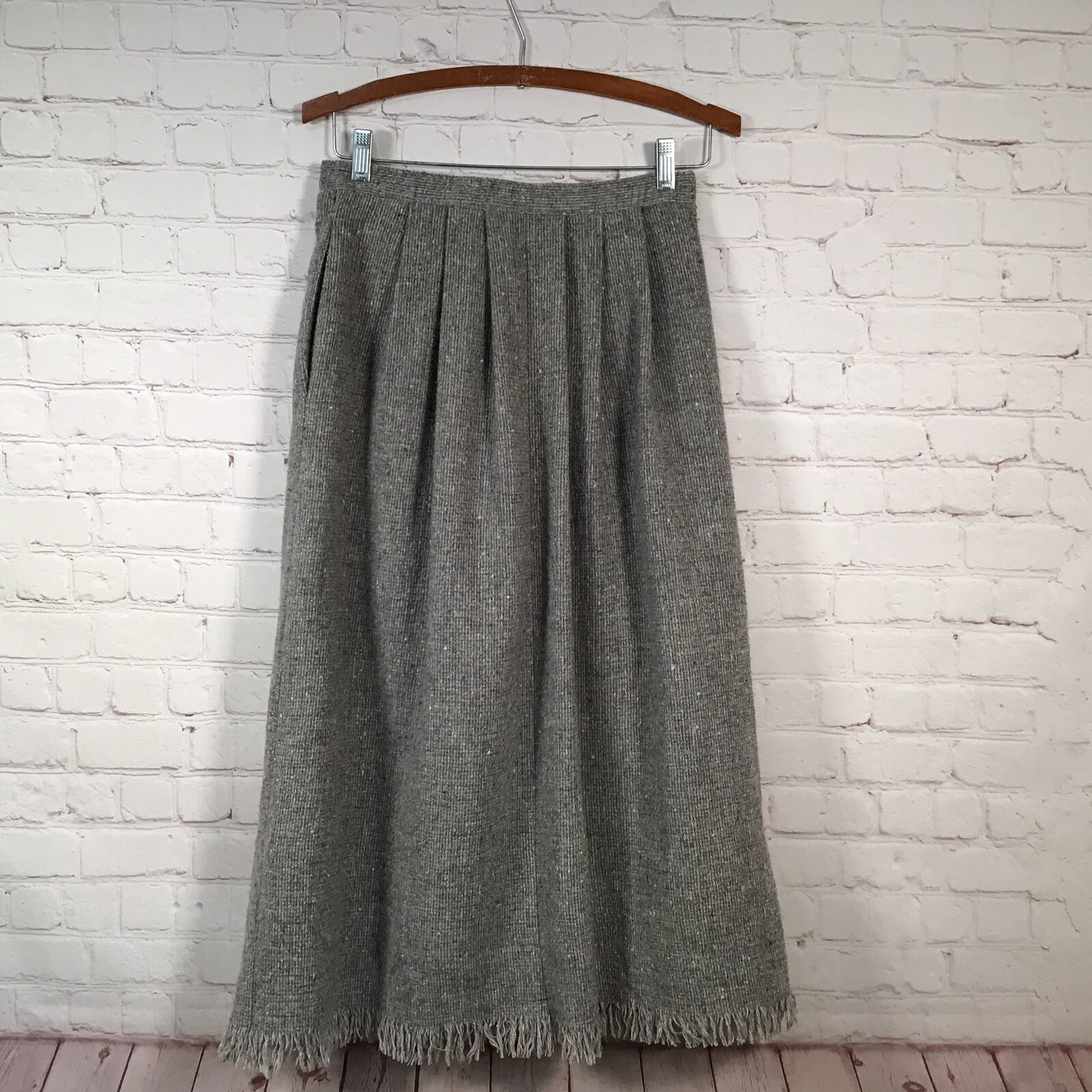 Vintage John Meyer Long Gray Wool Skirt 27″ Waist Sz 12 Fringed Hem Side Button