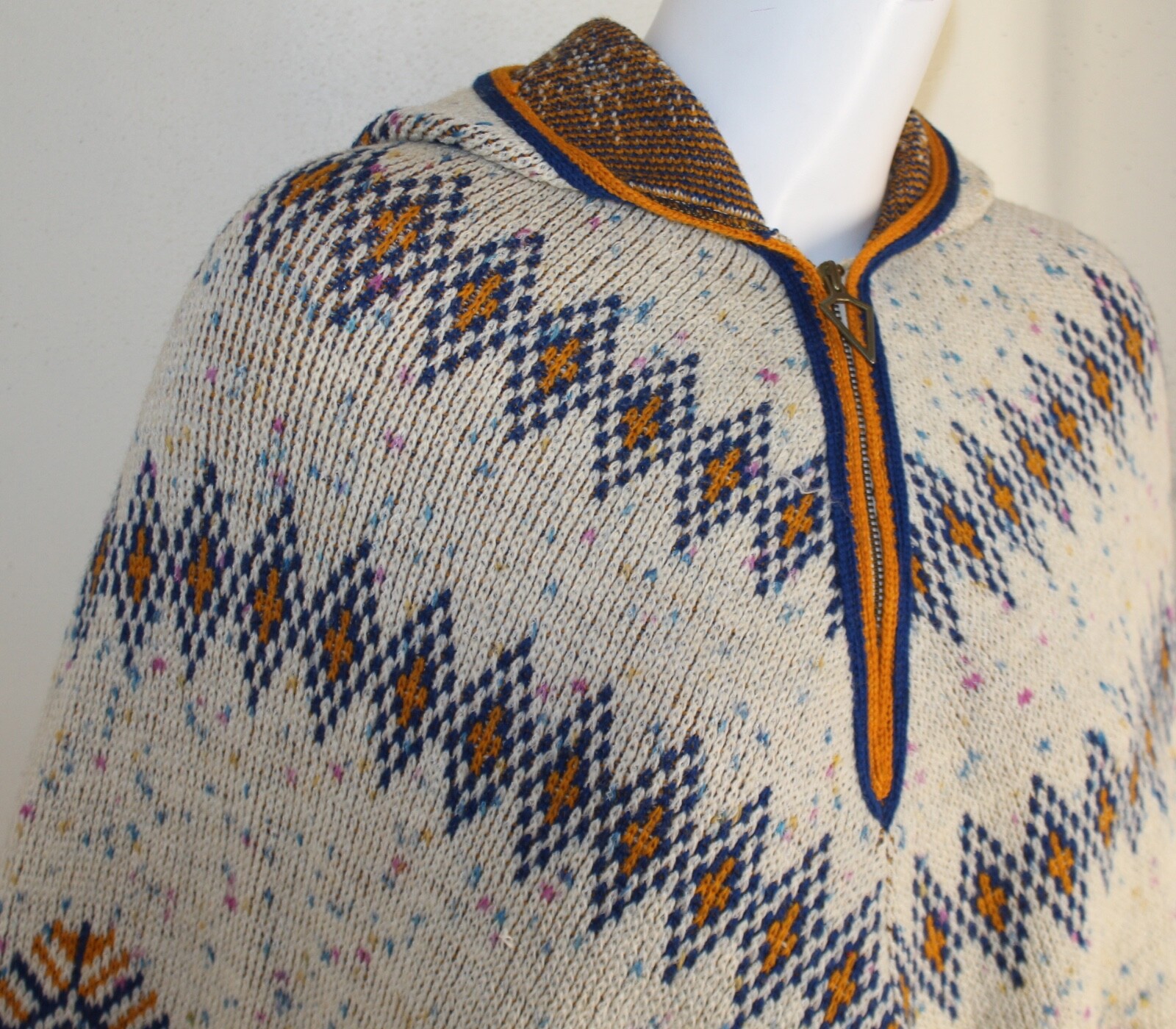 VTG Boho Thick Wool Knit Fringe 70s Hippie Art-Wear Poncho Sweater OS S M L XL