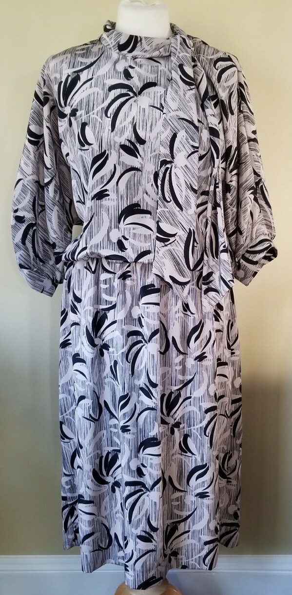 Vintage 1970’s Lady Carol Black White Secretary Dress Neck Tie Blouson L 16