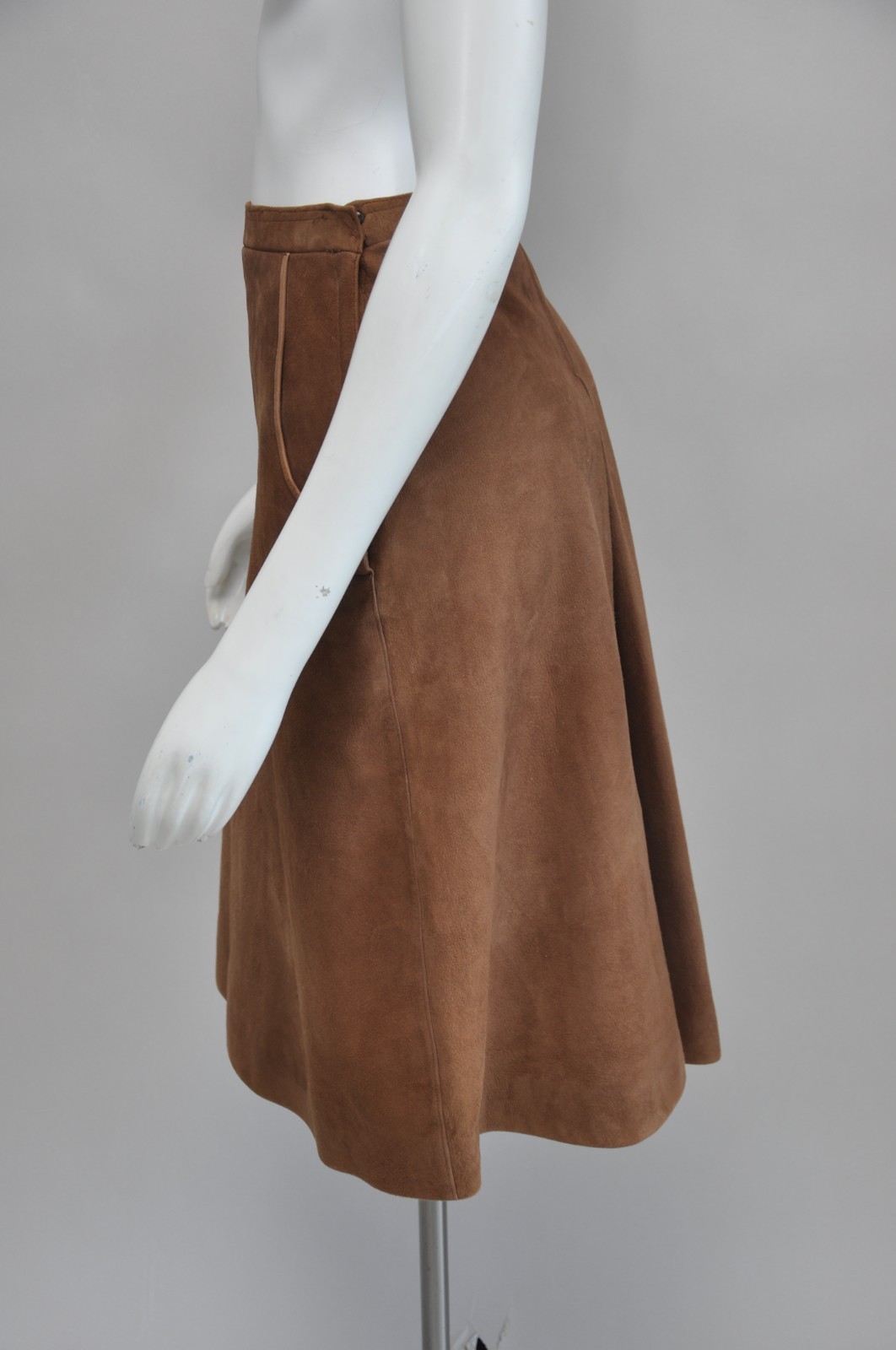 Vintage 1960s Soft Chocolate Brown Suede Leather Skirt Boho Luxe Pockets S