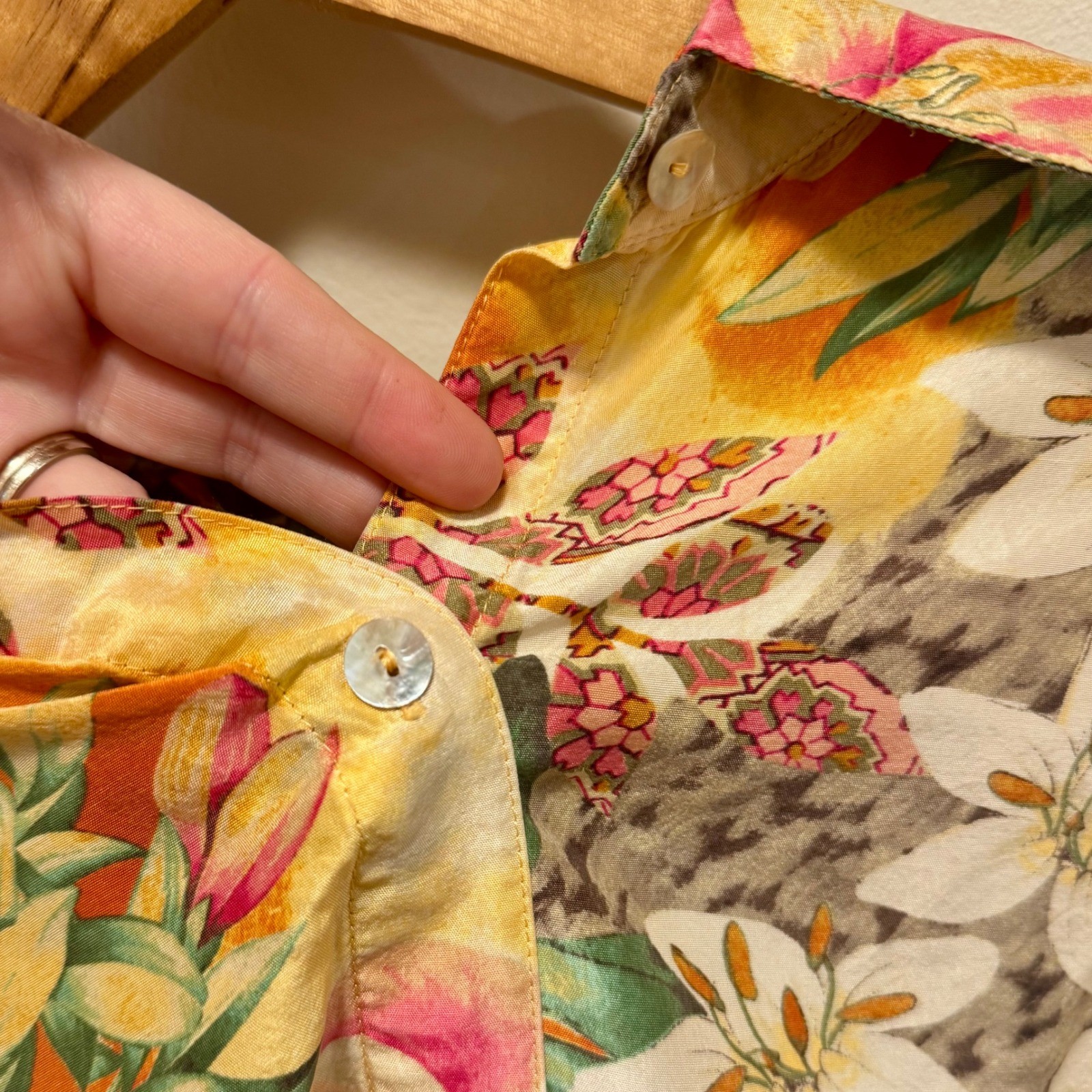 Vintage Clothes Woman 100% Silk Tropical Floral Leopard Print Blouse 1X Yellow