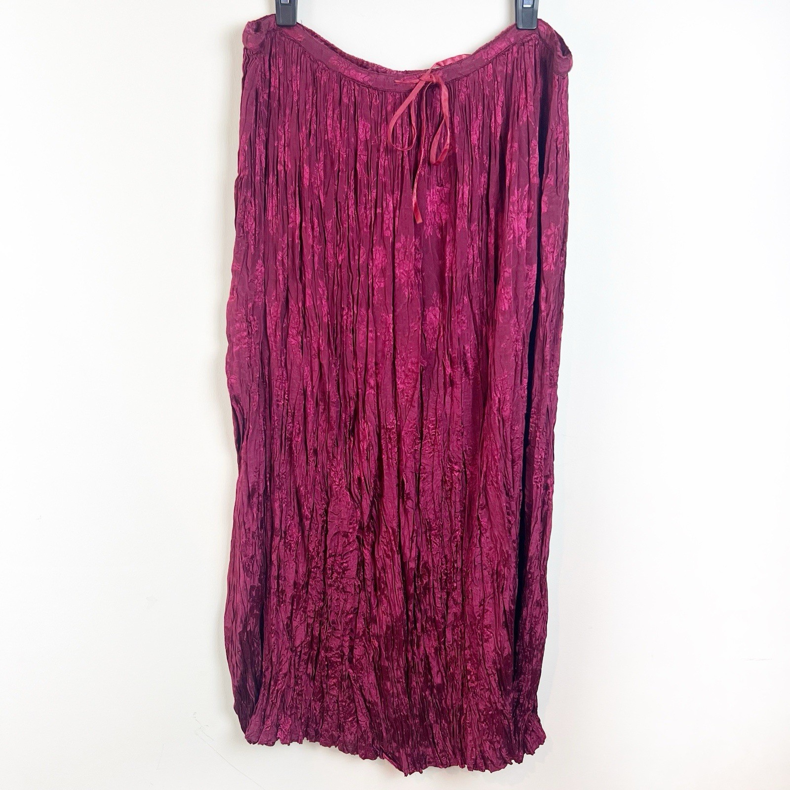 Vintage Burgundy Dark Floral Jacquard Broomstick Skirt Maxi Small Crinkle Gothic