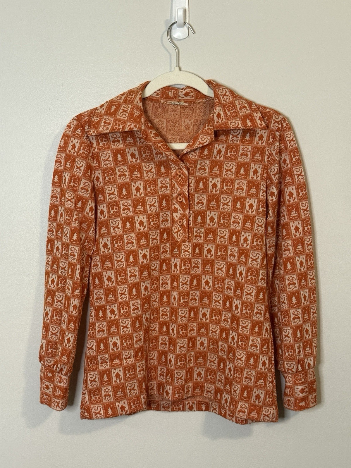 Vtg 70’s Fleece Orange & White All Over Print Long Sleeve V-Neck Collared Top S