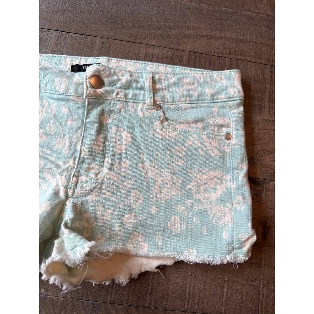 Forever 21 Women’s pastel green white rose Y2K low rise denim shorts size 29