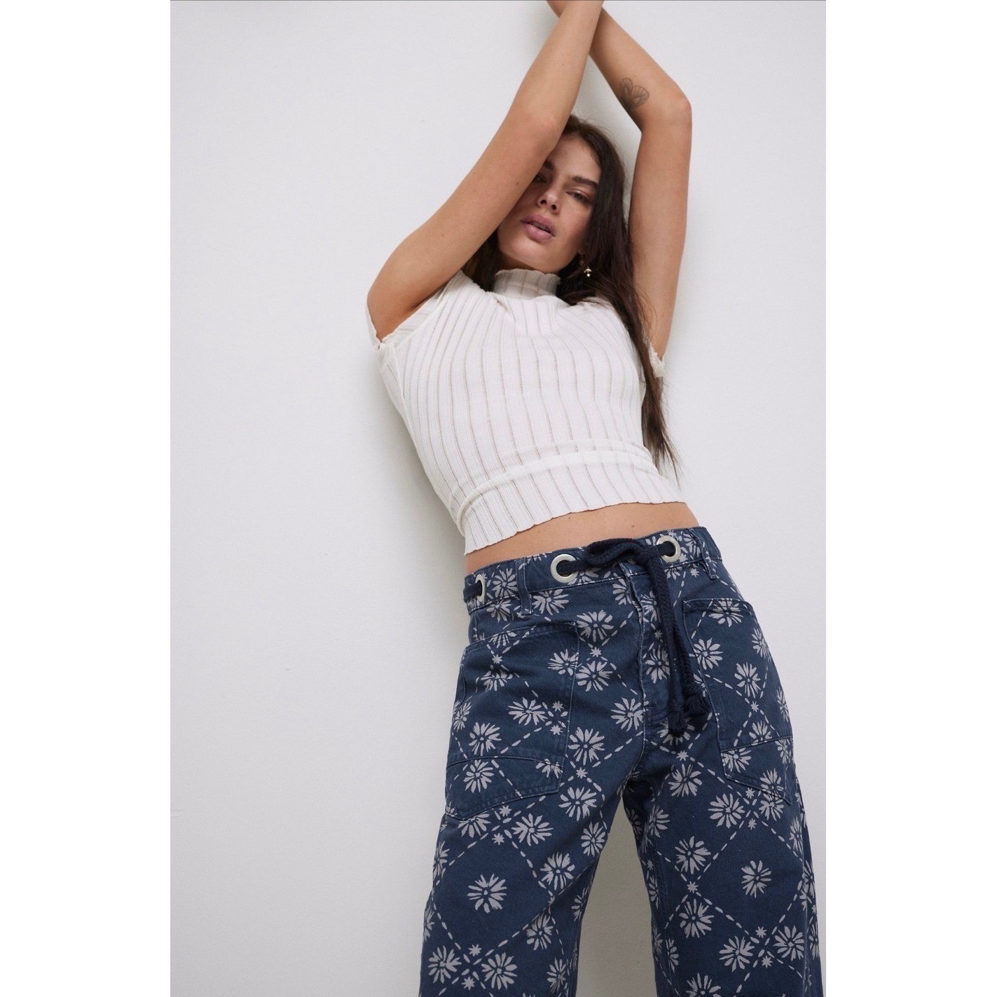 We The Free Floral Moxie Printed Low-SlungBarrel Jeans Wallpaper Geo Flower 29