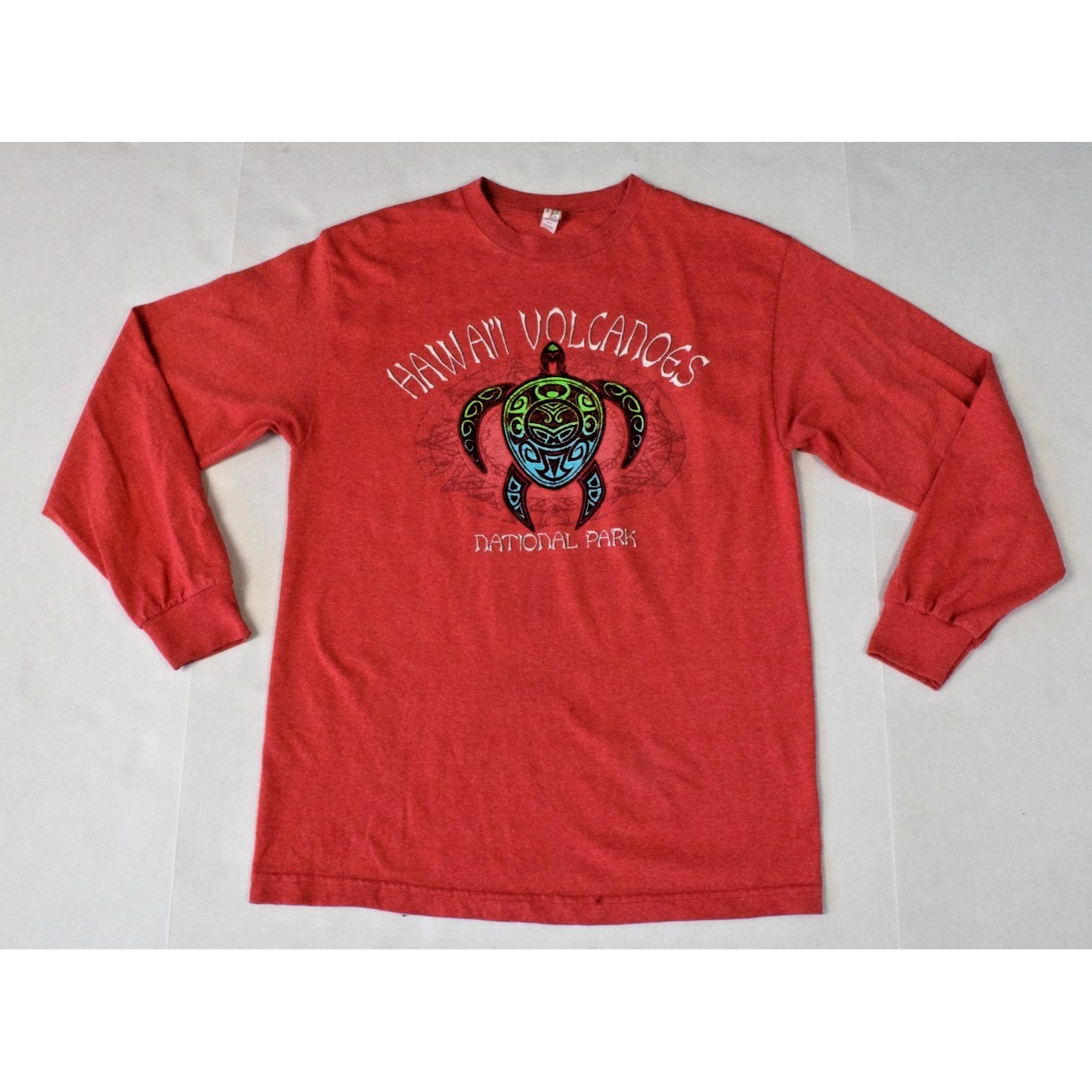 Vintage T-Shirt Hawaii Volcanoes National Park Size M Y2K Long Sleeve Red
