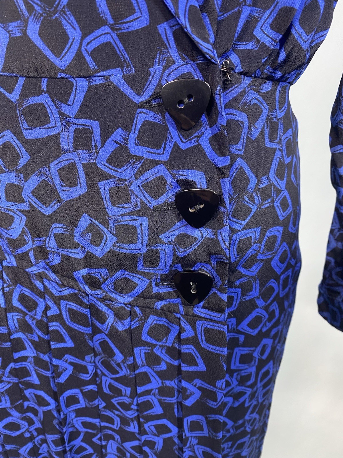 Vintage Dress SIZE LARGE blue rayon 80s 90s classic long sleeve SECRETS USA