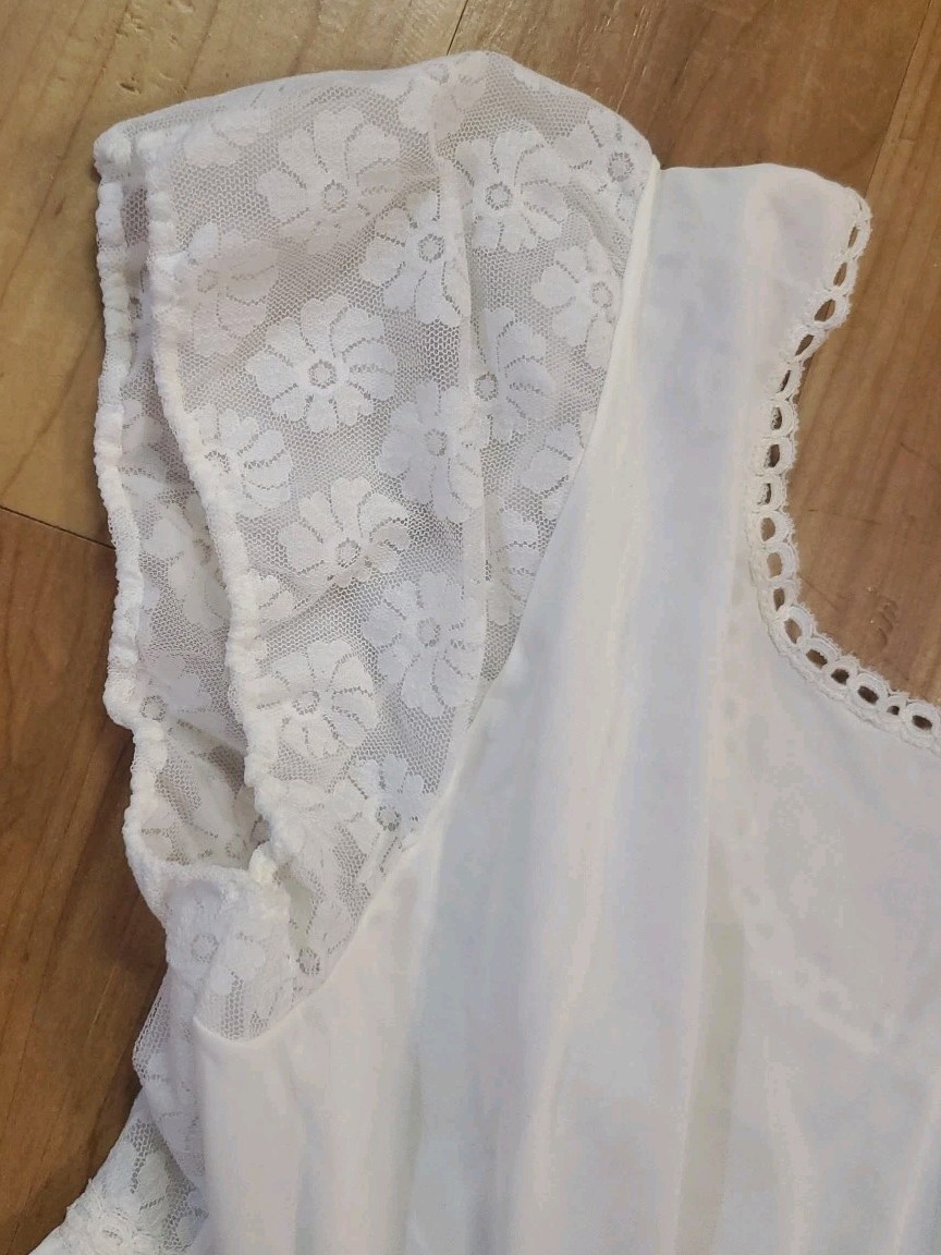 Vintage Penneys Gaymode Short Sleeve White Floral Long Night Gown Large *FLAWS