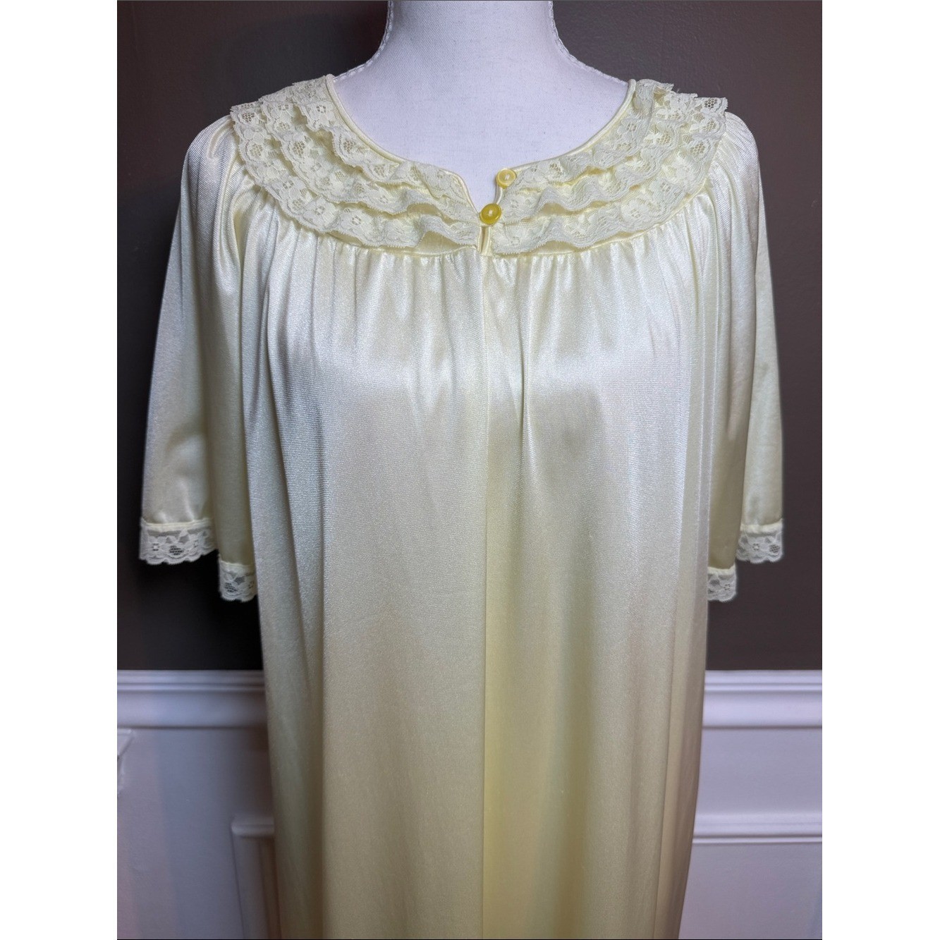 Vintage 80s Gregaro Yellow Nylon Lace Nightgown Cottagecore Grandmacore M