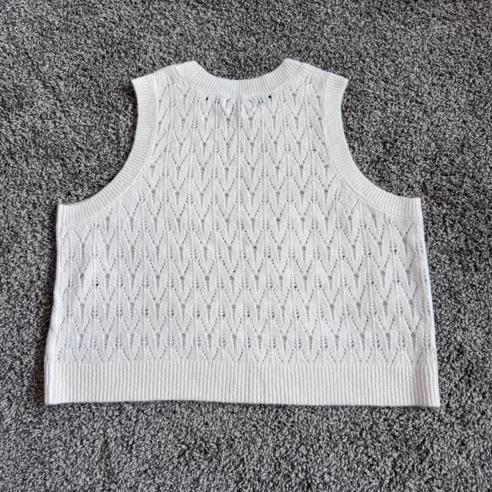 NWT Universal Threads Cream Knit Sweater Vest Preppy Women’s Size XL Minimalist