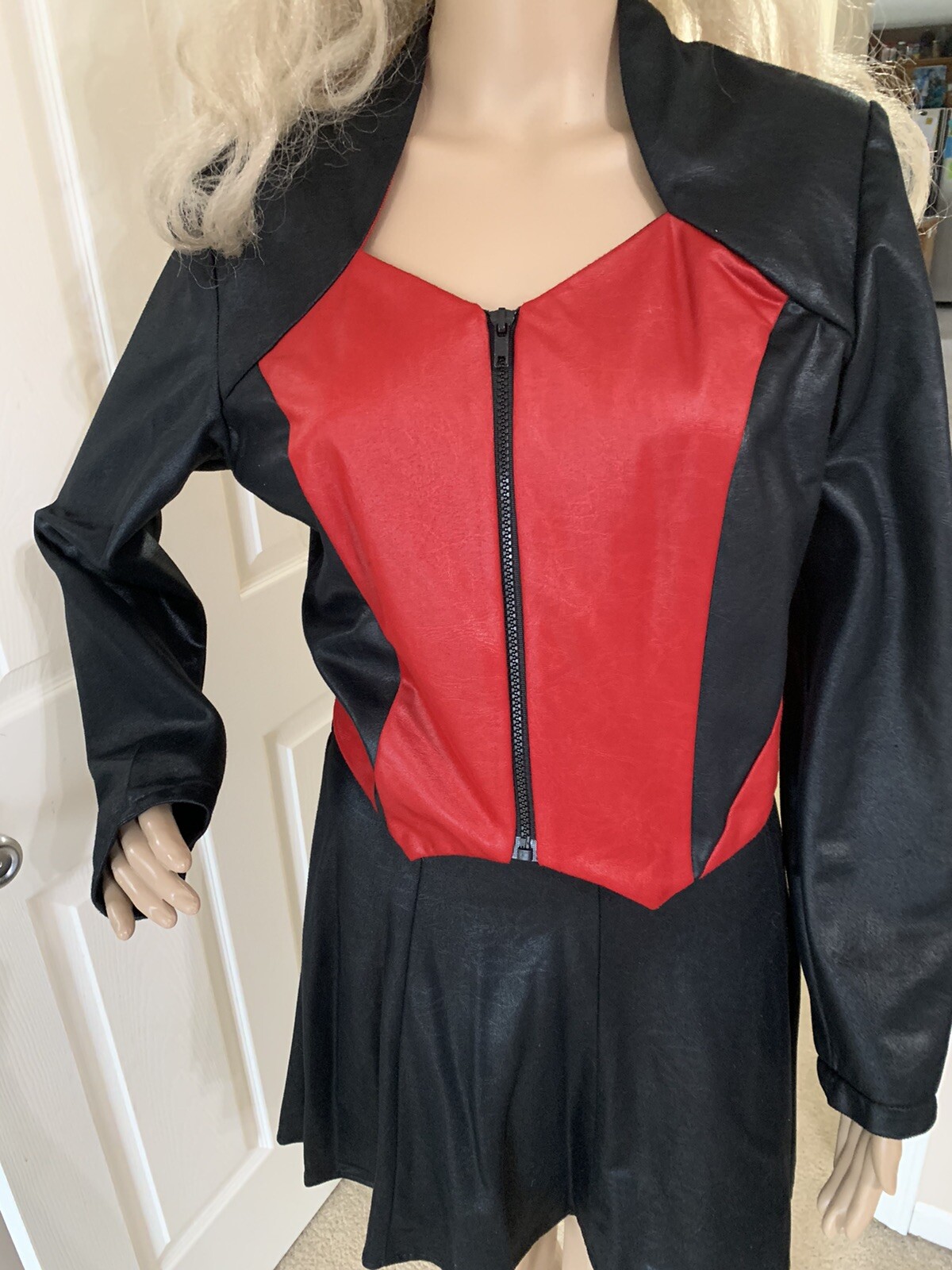 VTG 80’S M RED BLACK PLEATHER 2 PIECE MINI SKIRT AND BLAZER DRESSY SUIT BIKER
