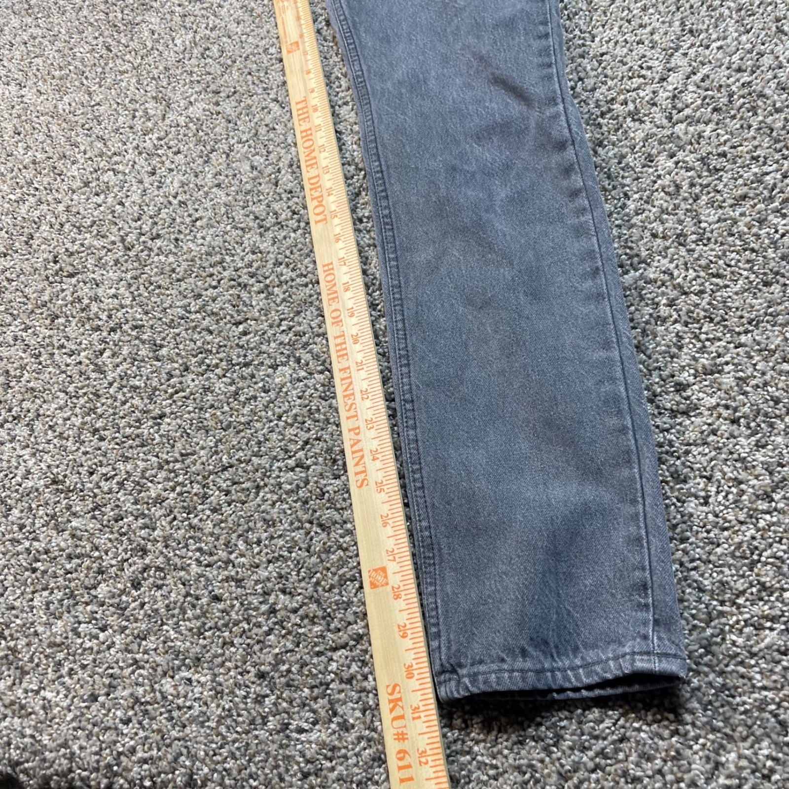 Vintage Levi’s 501 Women’s 22×31 Jeans USA Made Black High Waisted Straight