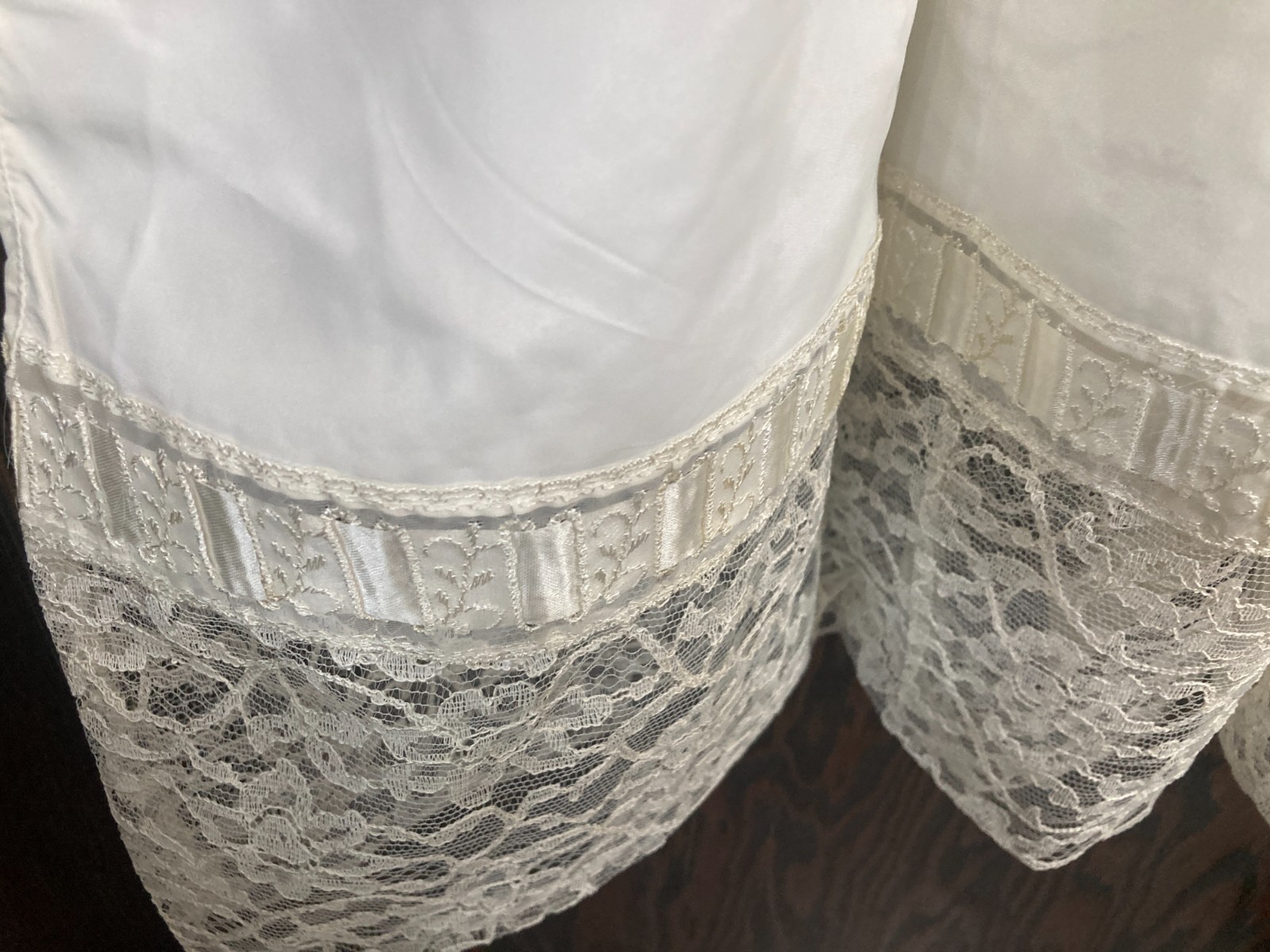 Vintage Loomcraft Full Slip Dress Women’s Sz 36 Ivory Lace Detail Adj Straps