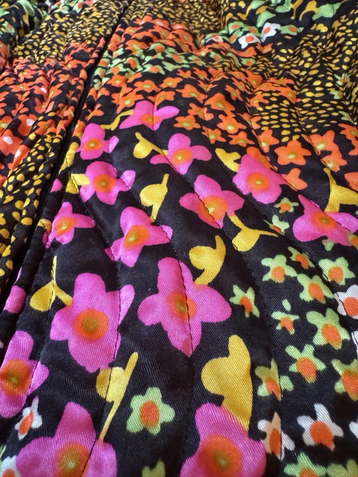Vtg Evelyn Pearson Quilted Hostess Gown Maxi Dress Quilted Vibrant Pop Art 60s