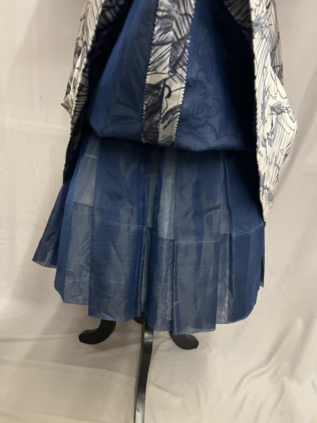 Lovely Printed Silk 1950’s Nettie Rosenstein Dress For Neiman Marcus