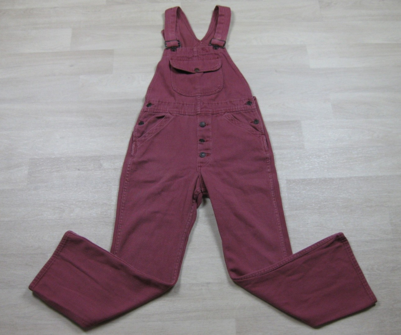 Vintage 70s Levi’s Corduroy Overalls Unisex (28×27) Burgundy Workwear Hippy