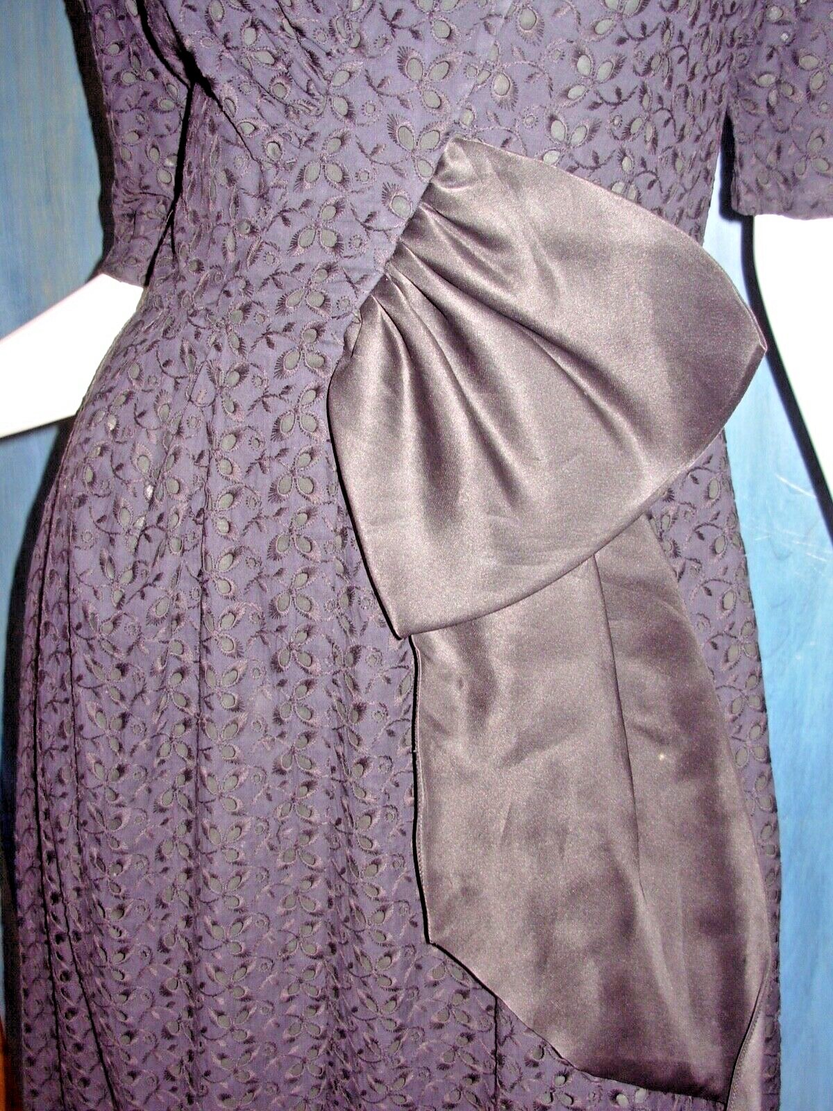 Dress M Vtg 50s Black EYELET Ruffle LACE GIANT BOW Rockabilly GOTHIC PINUP Siren