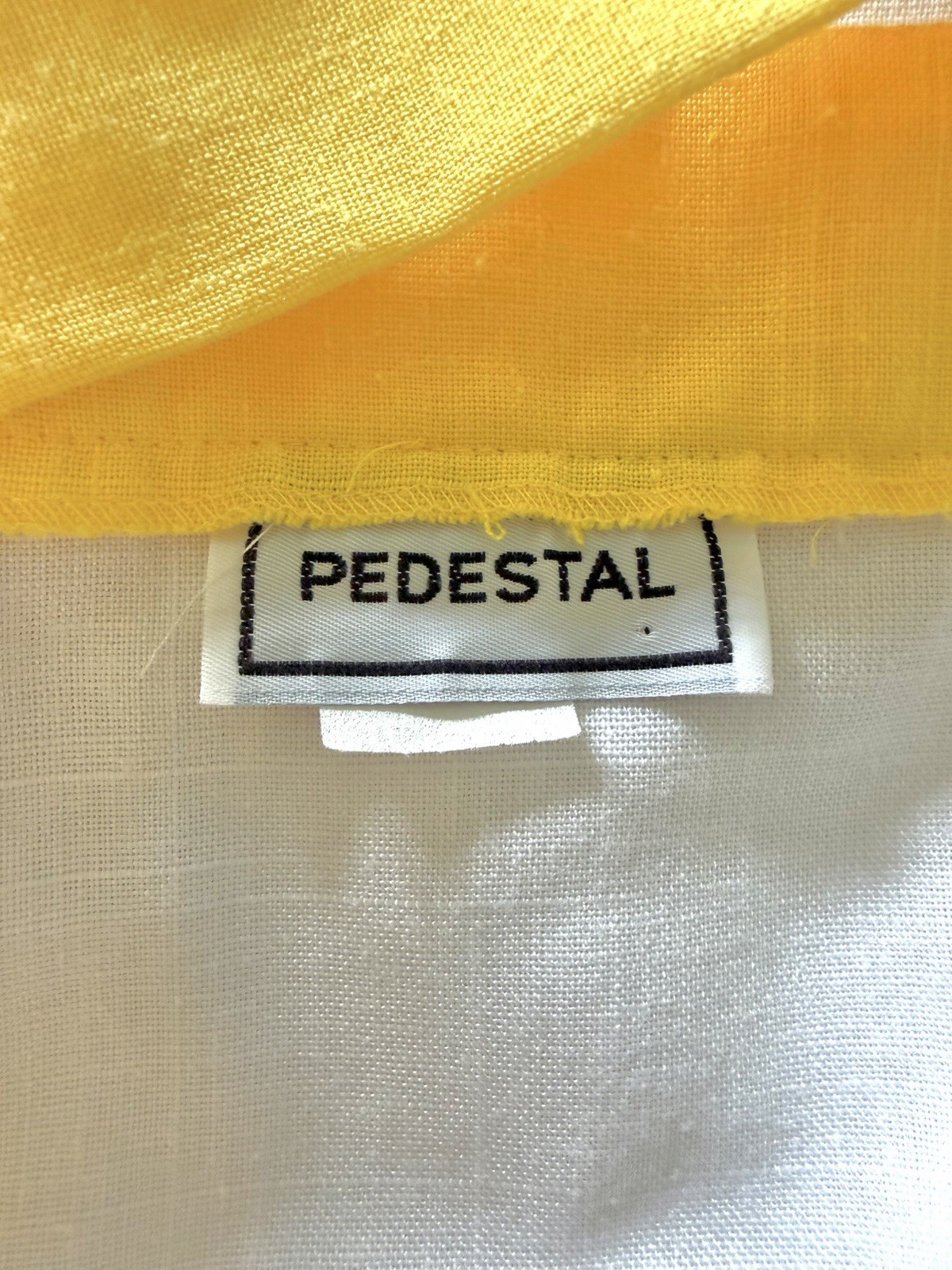 Vintage 1970s 1980s SIDE BUTTON DRESS Cotton White Yellow ‘Pedestal’ Cross Back