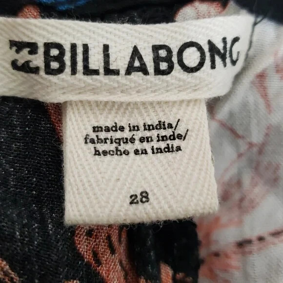Vintage 90’s Billabong Floral Print Women’s Culottes Black and Blue Size 8 pants