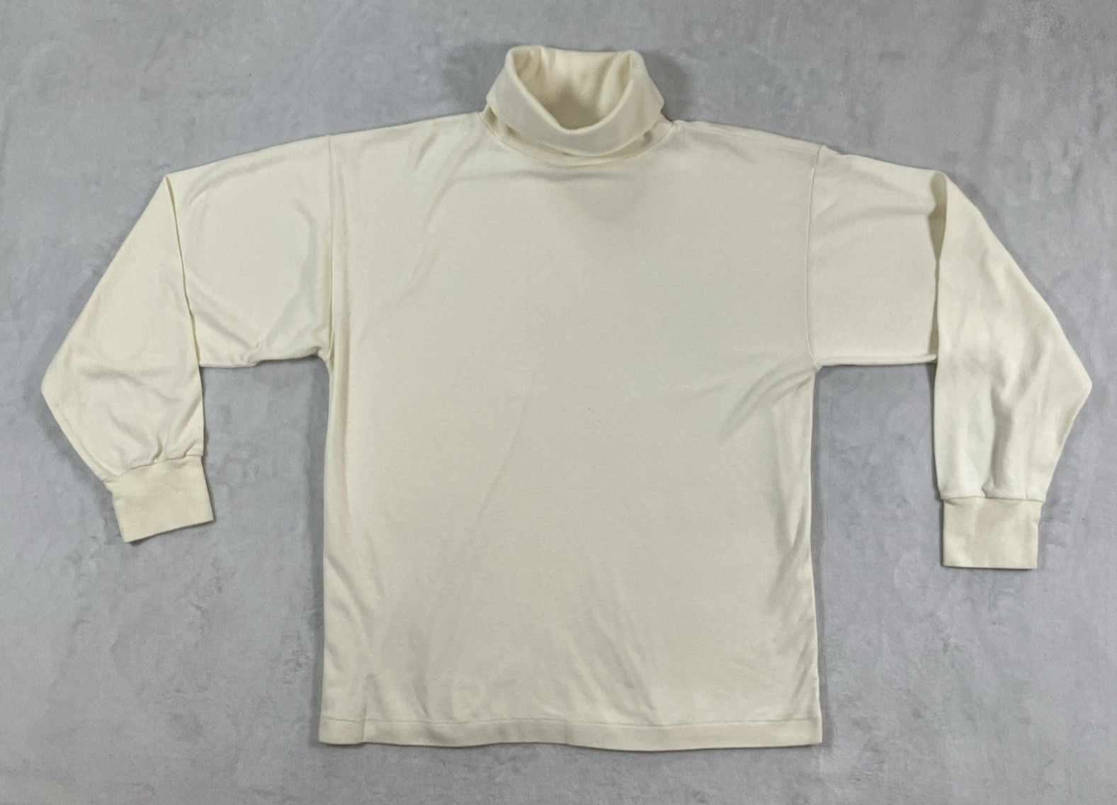 Vintage I.V.Y Turtleneck Sweatershirt Woman’s Ivory Size Large Y2K Long Sleeve