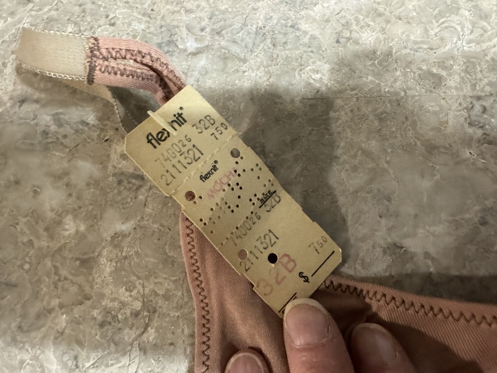 VINTAGE FLEXNIT SOMETHING ELSE BRA! NYLON SPANDEX. 32 B. BROWN