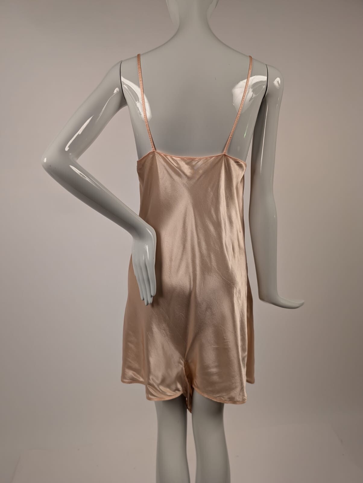 SHINY AND SEXY 1930’S RAYON SATIN STEP IN SLIP 