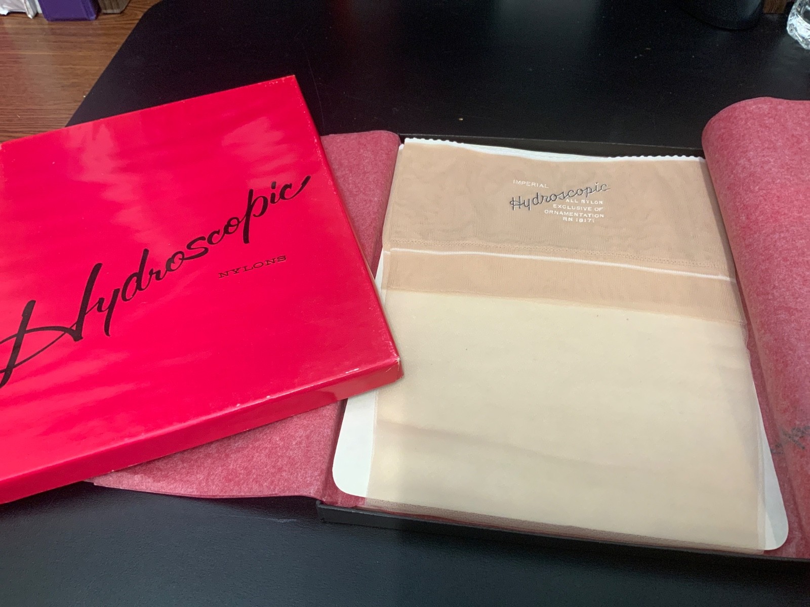 Hydroscopic nylon stockings box of 3 pr nude champagne 8 1/2