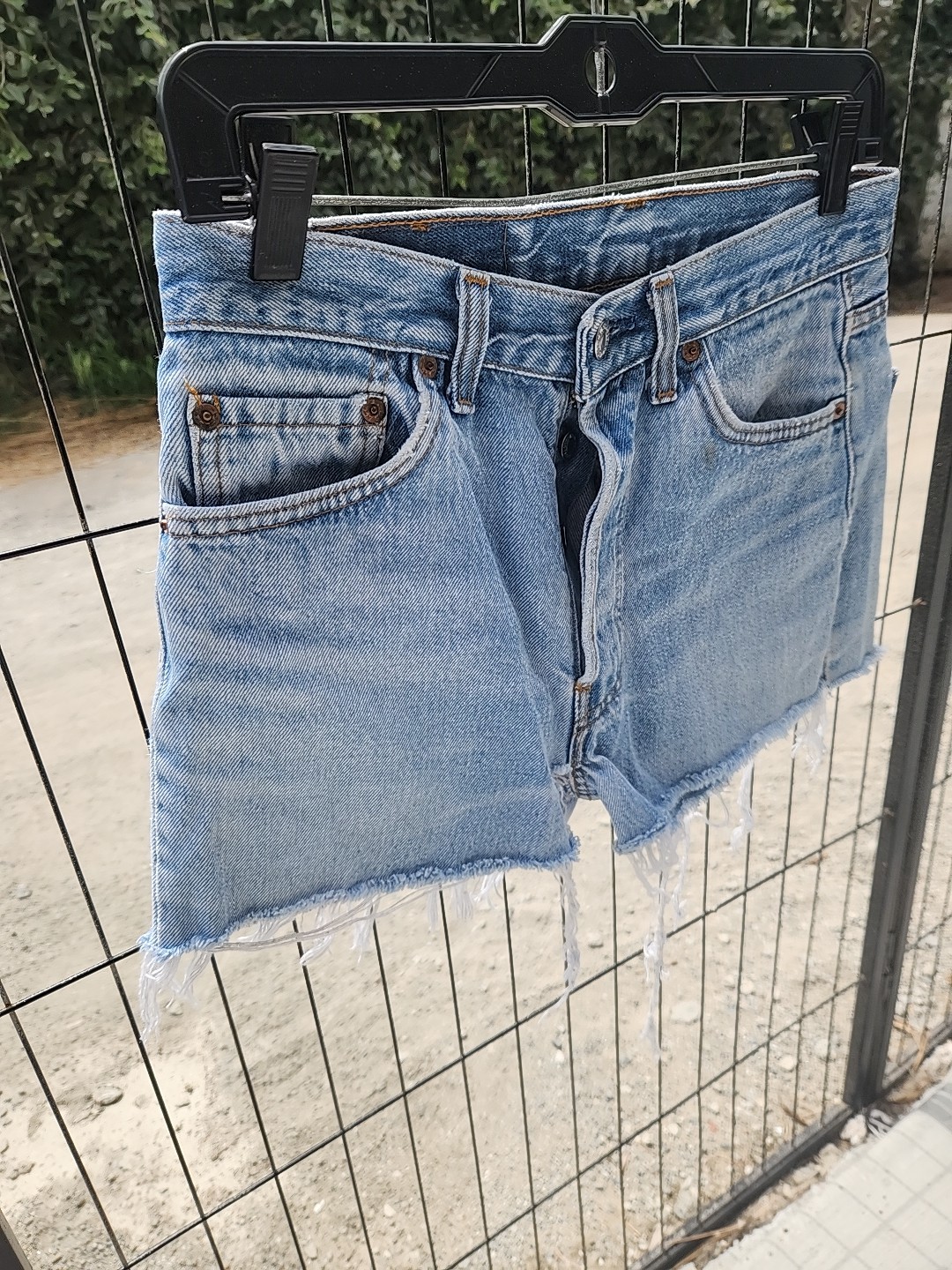 vintage levis cut-offs denim jean shorts button fly 501 cut off 80’s 28″ w